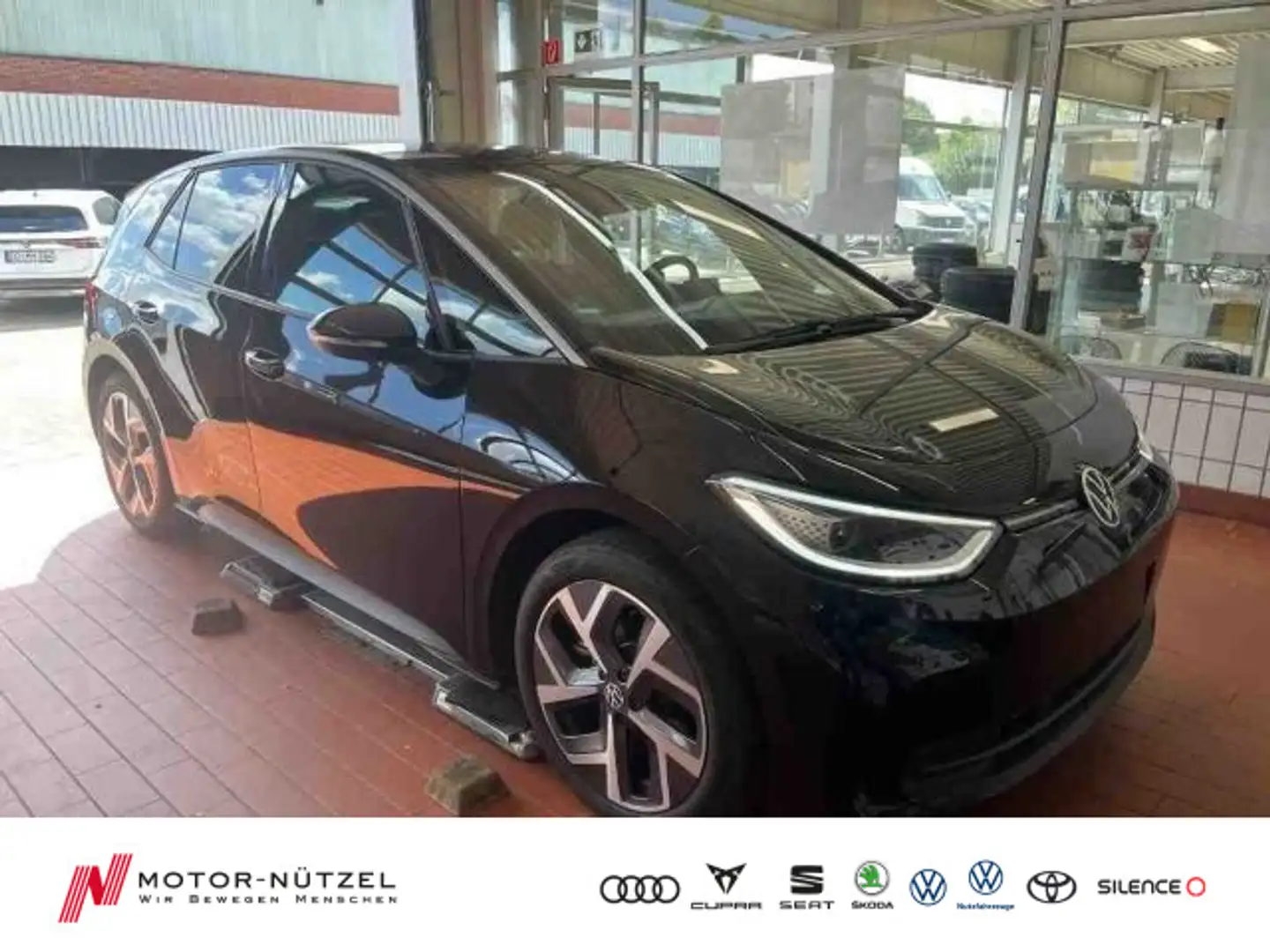 Volkswagen ID.3 150 kW Pro FACELIFT MATRIX+NAV+AHK+ACC+SHZ Schwarz - 1