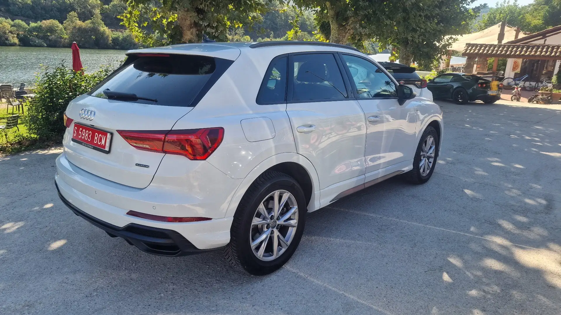 Audi Q3 40 TFSI S line quattro tronic - 2