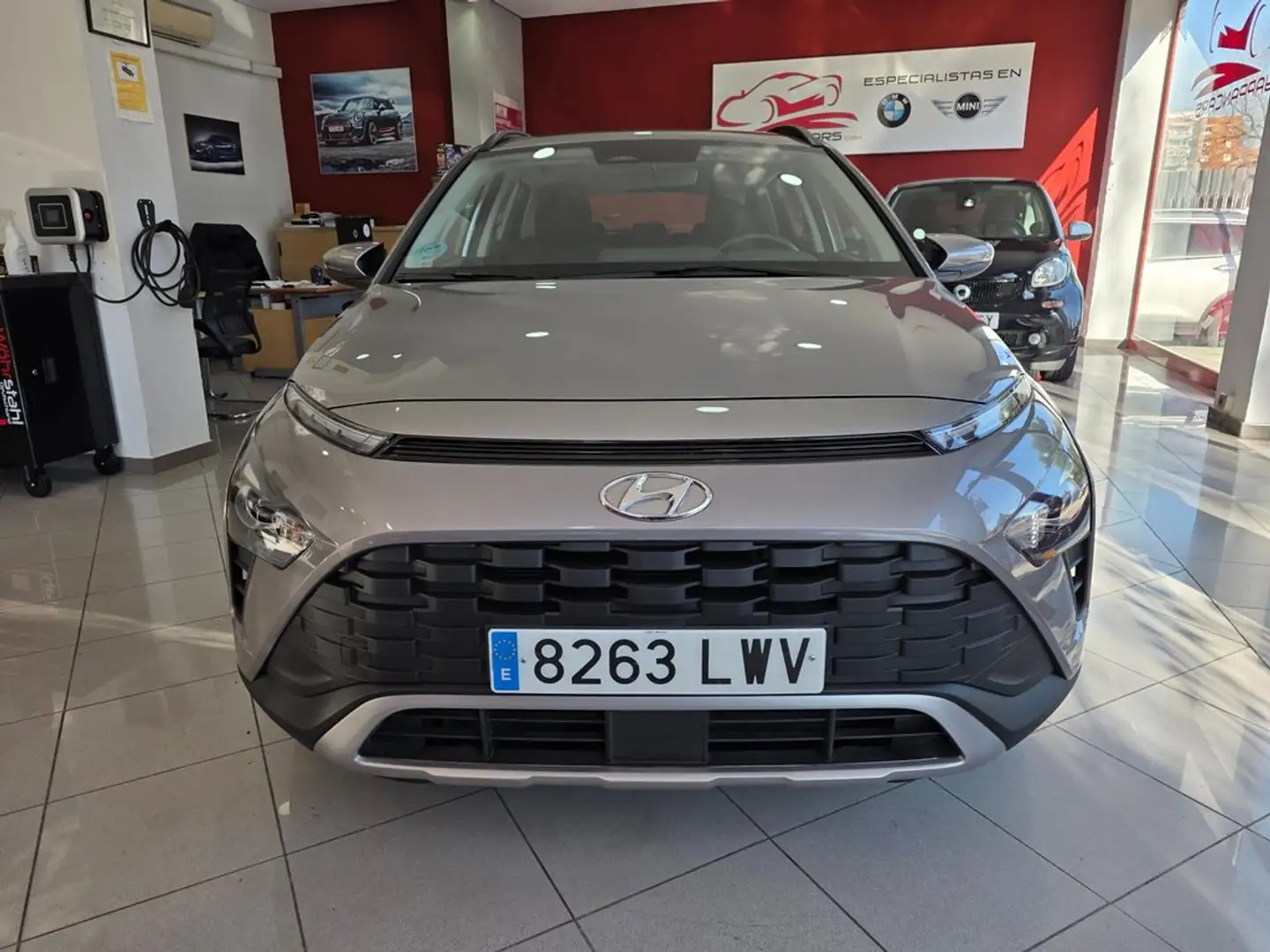 Hyundai BAYON 1.0 TGDI Maxx Gris - 2