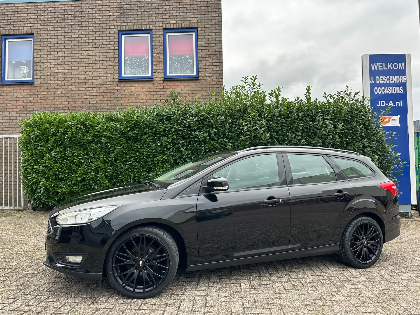 Ford Focus Wagon 1.0 First Edition Cruise C, Stoelverw, Stuur Zwart - 1