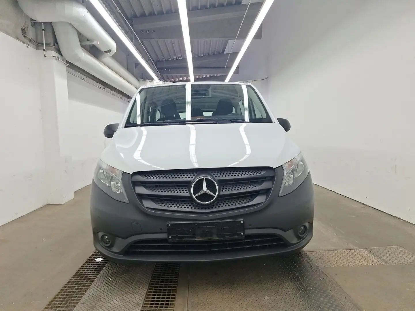 Mercedes-Benz Vito Tourer Pro Extralang +Cam.+Navi+AHKVorb+Totw Weiß - 2