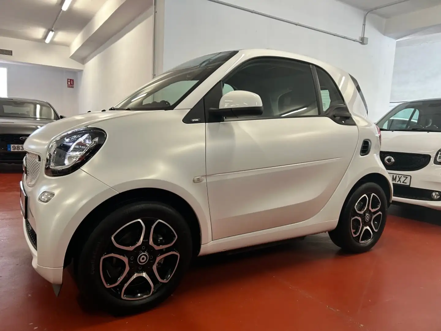 smart forTwo Cabrio EQ Passion Weiß - 2