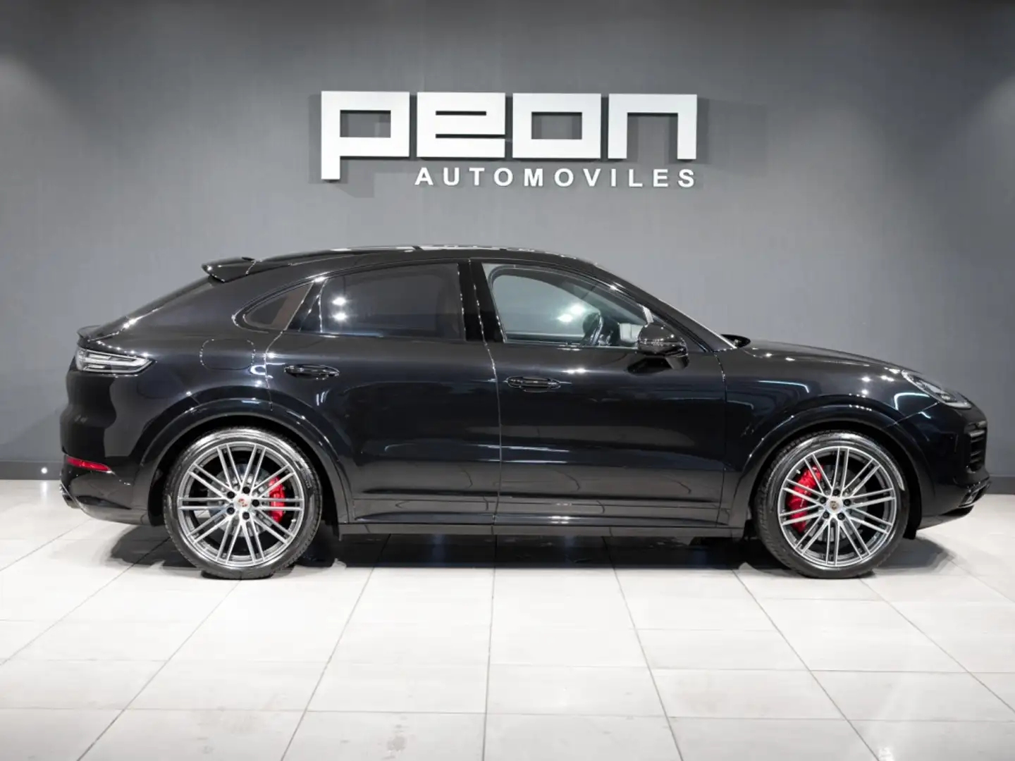 Porsche Cayenne Coupé GTS Negro - 2