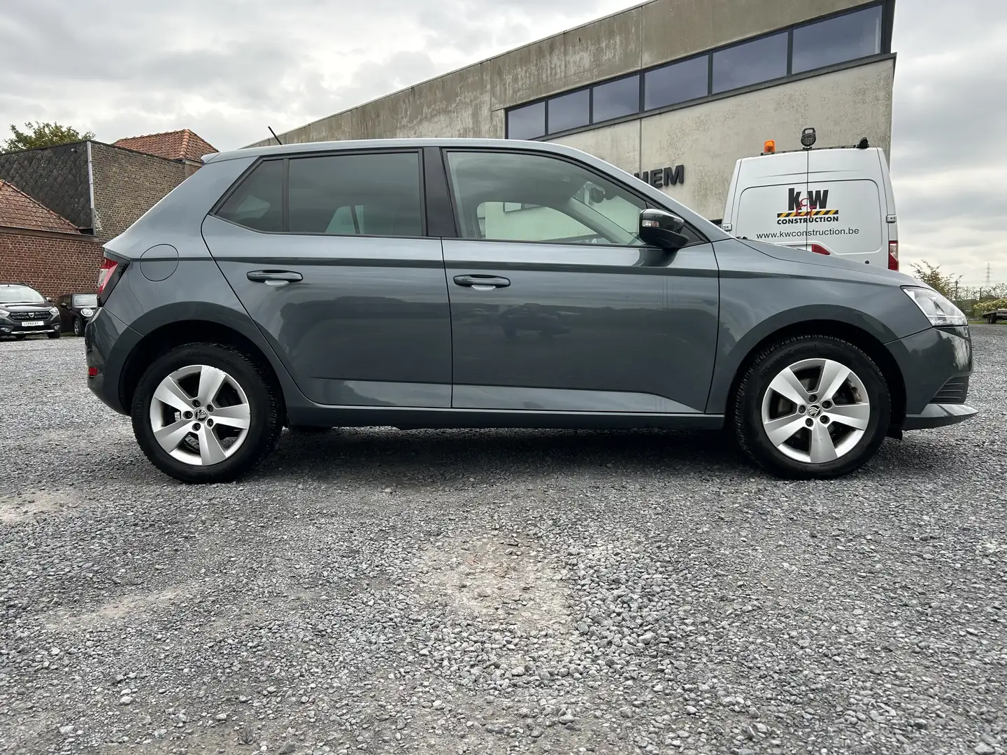 Skoda Fabia Fabia 1.0 TSI  / Carplay - PDC / Cruisecontrol Grijs - 2