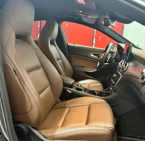 Mercedes-Benz Cla view 12