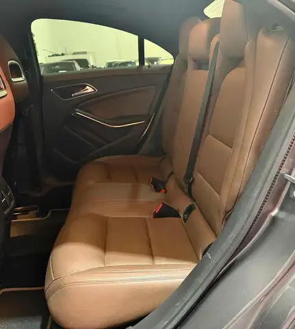 Mercedes-Benz Cla view 13
