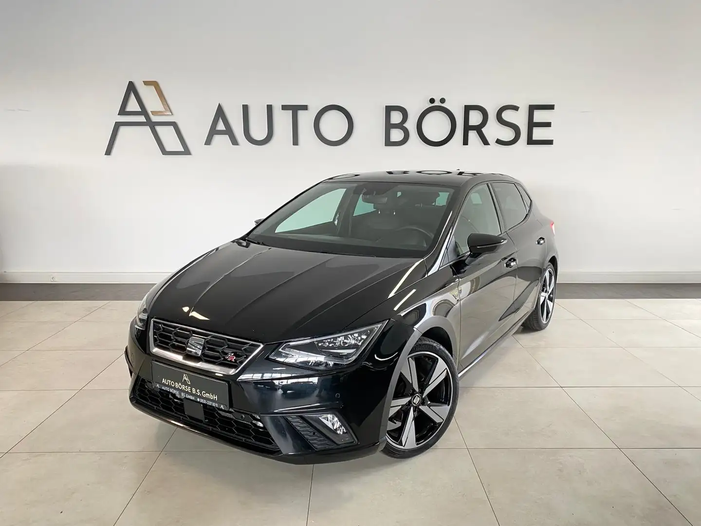 SEAT Ibiza 1.0 TSI DSG FR-Line BEATS*NAVI*CAM*SHZ*LED Zwart - 1