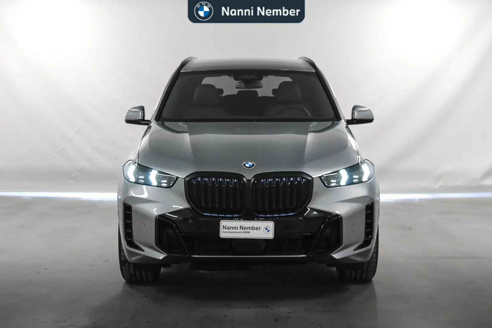 BMW X5 xDrive 40d MSPORT PRO Šedá - 2