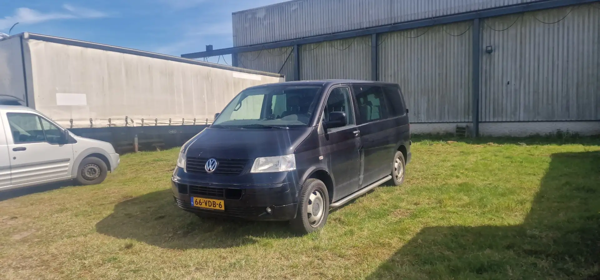 Volkswagen Transporter 2.5 TDI 300 Comf.DC Zwart - 1