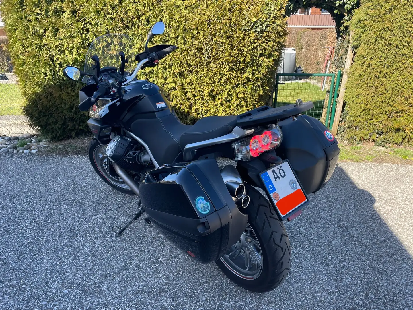 Moto Guzzi Stelvio 1200 Anniversary Black - 2