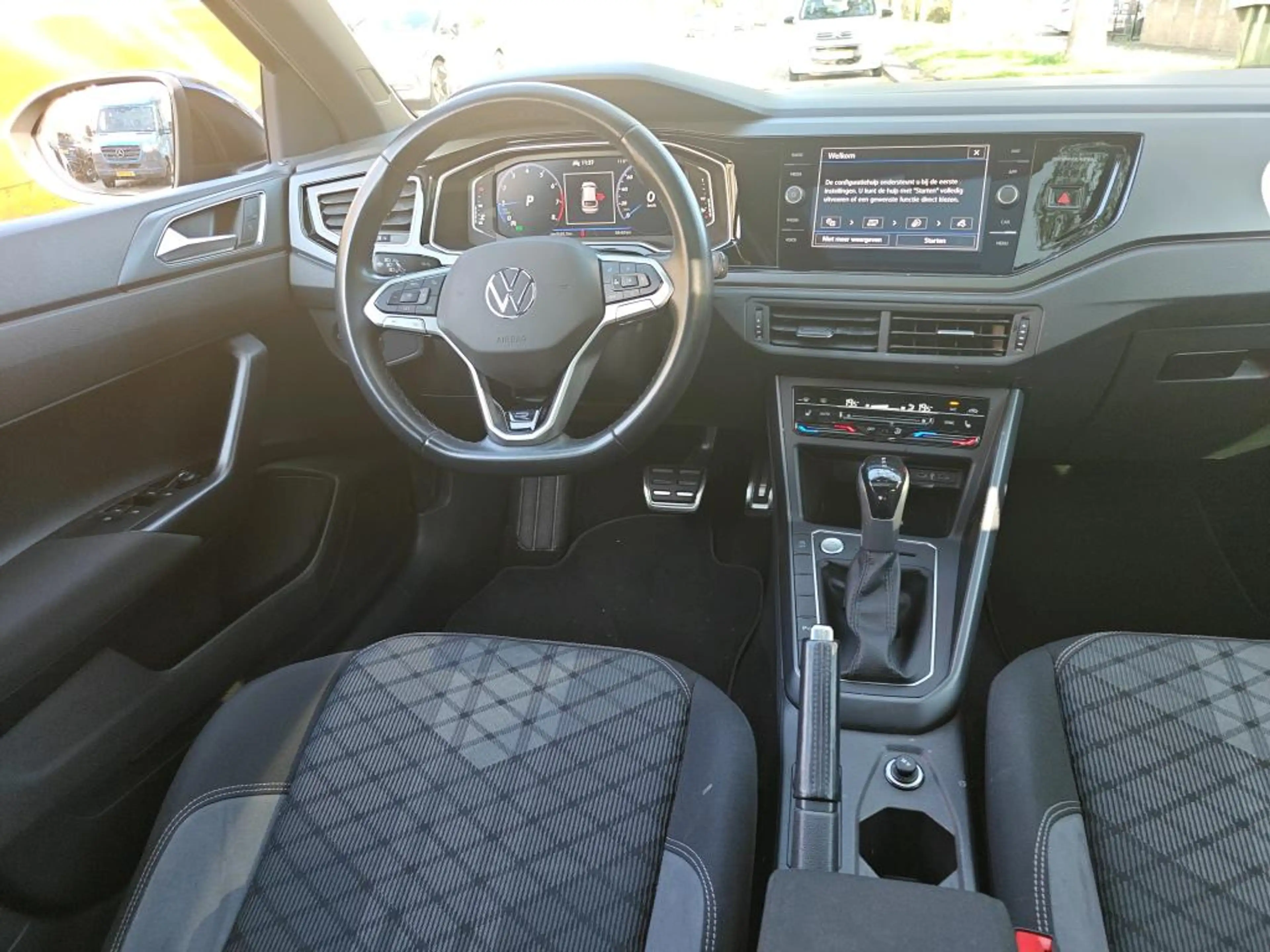 Volkswagen Taigo 1.0 TSI 110pk R-Line DSG Automaat / Panorama schui — photo 4