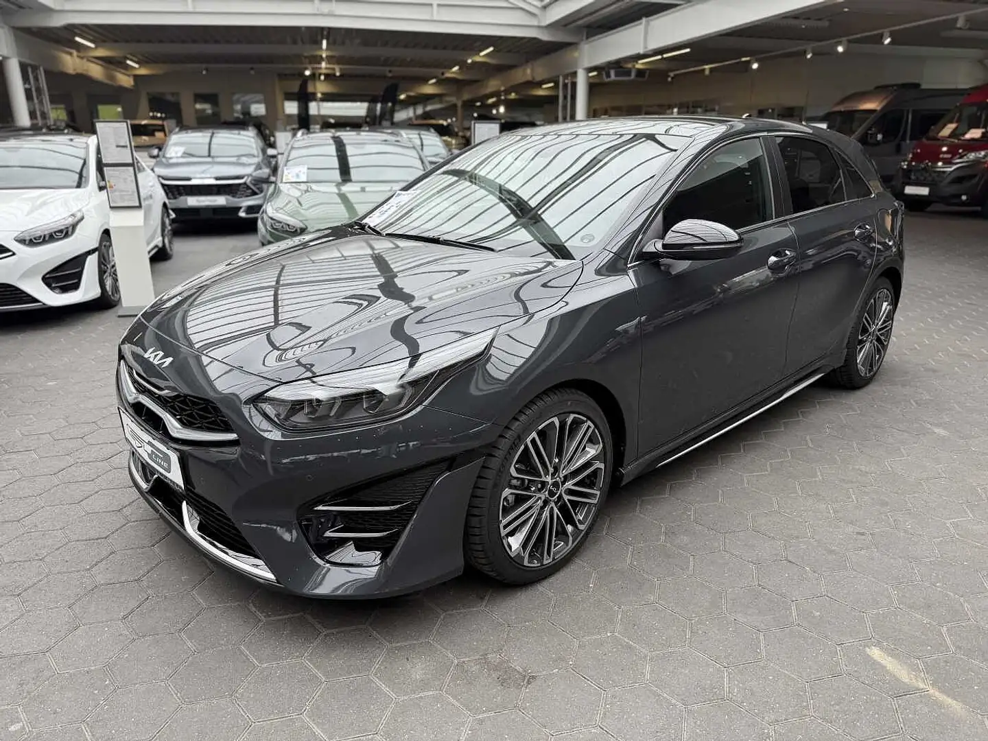 Kia Ceed / cee'd 1.5T DCT7 GTL TEC LEDER GD 18Z Gris - 1