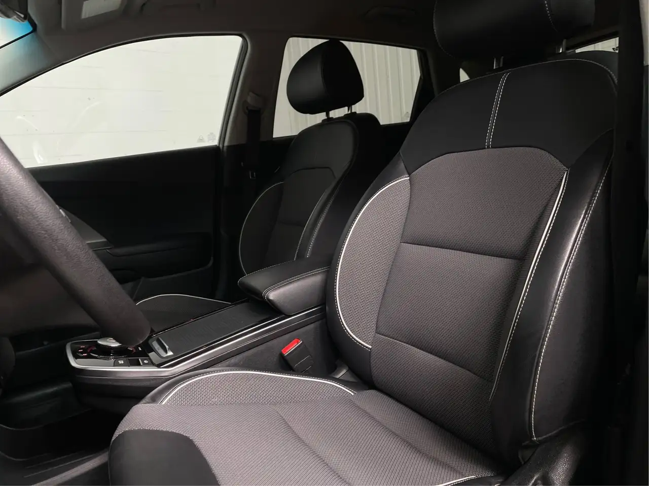 Kia Niro снимка Kia Niro