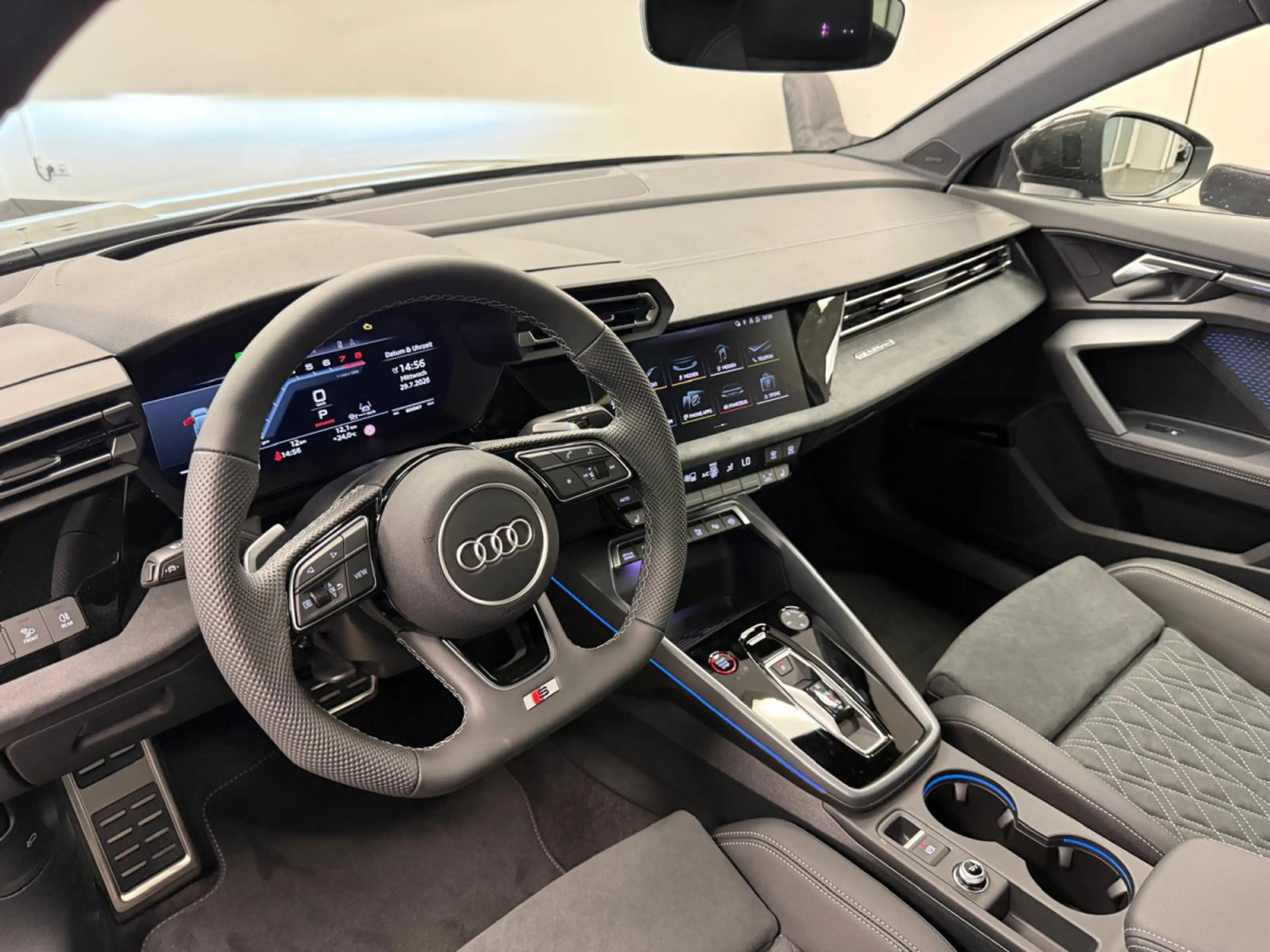 Audi S3 Sportback TFSI 333 CH / 245 kW S tronic quattro — photo 4