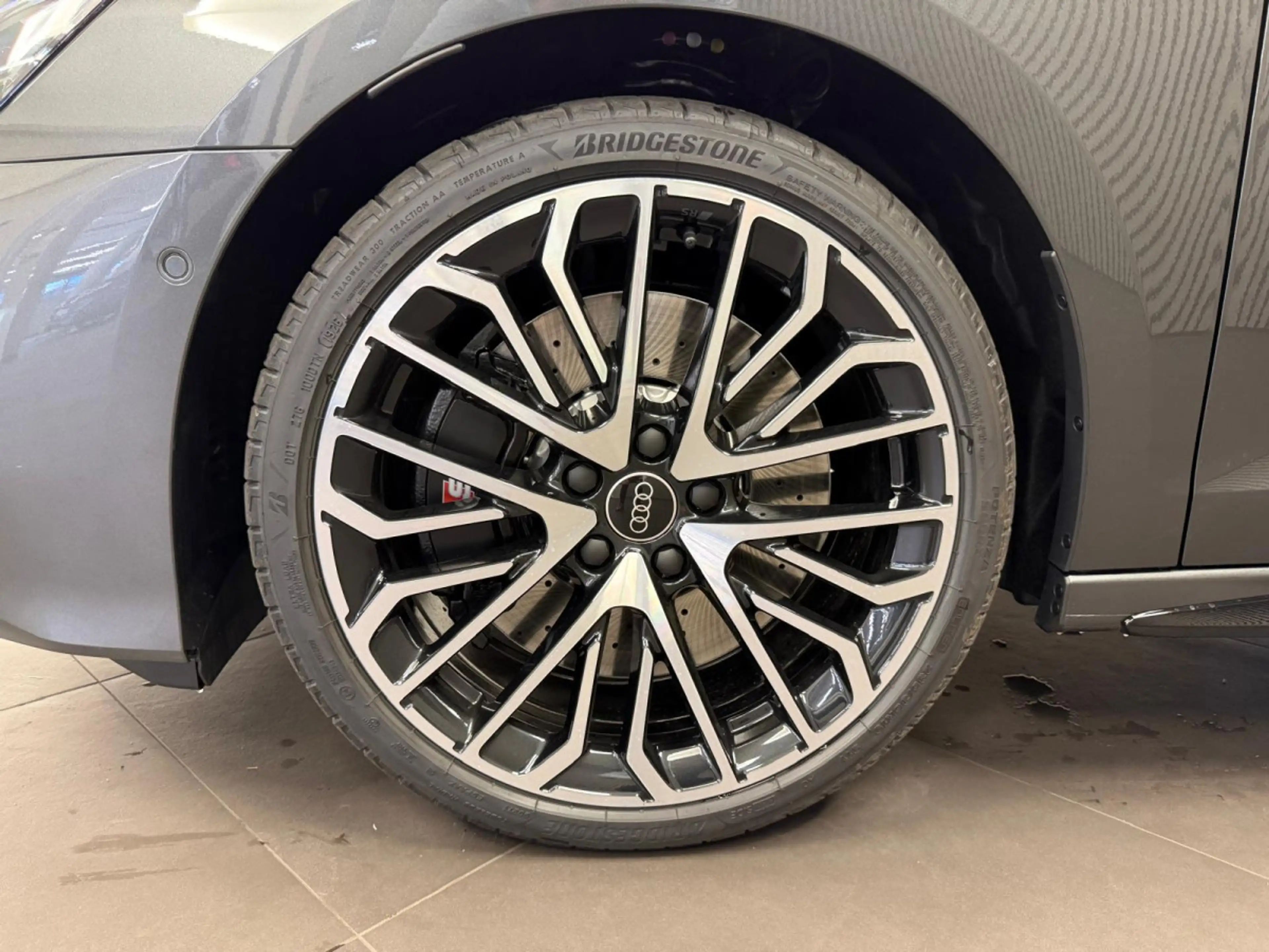 Audi S3 Sportback TFSI 333 CH / 245 kW S tronic quattro — photo 10