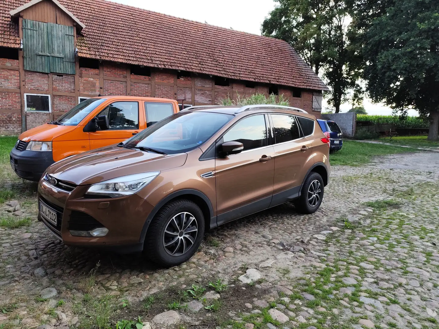 Ford Kuga Kuga 2.0 TDCi 4x4 Aut. Titanium Bronze - 1