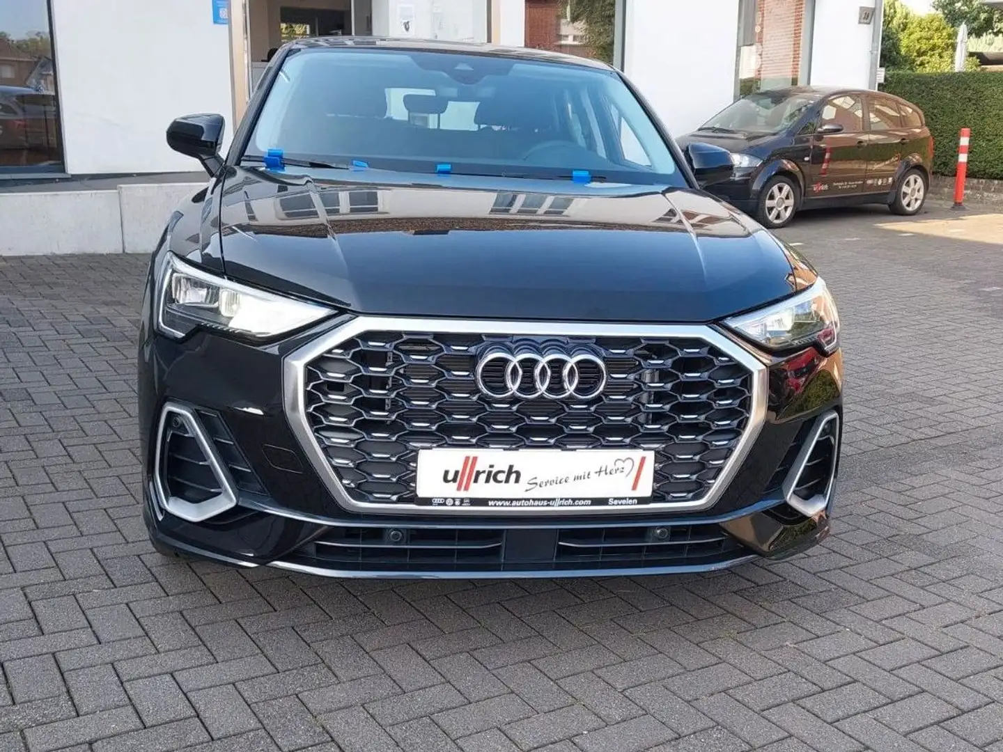 Audi Q3 Sportback 35 TFSI S line + Anschlussgarantie Schwarz - 2