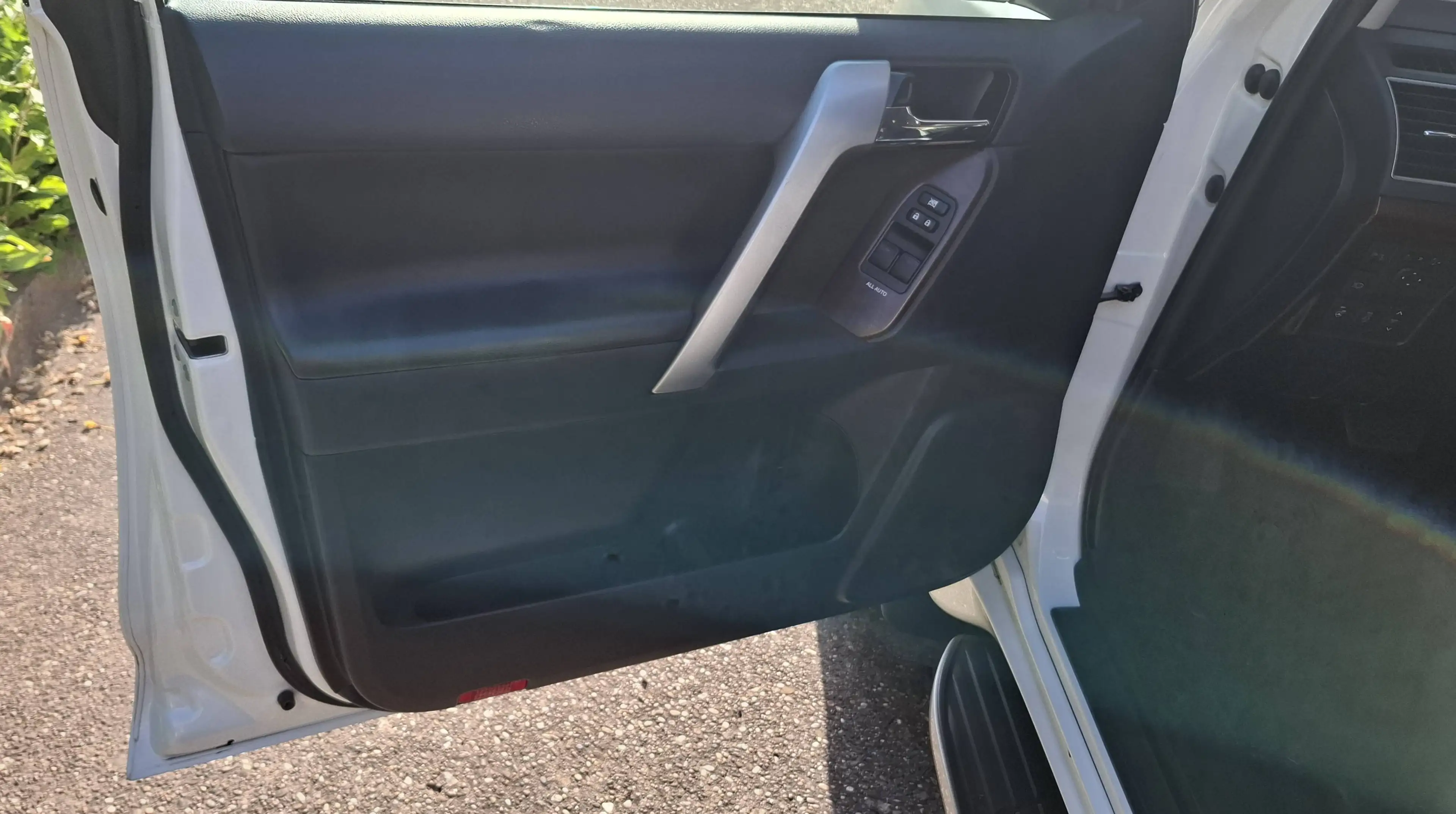 Toyota Land Cruiser 2.8 D-4D EXECUTIVE AUTOMATIK NAVI LEDER AHK *1.HAND!* *TOP!* — photo 10