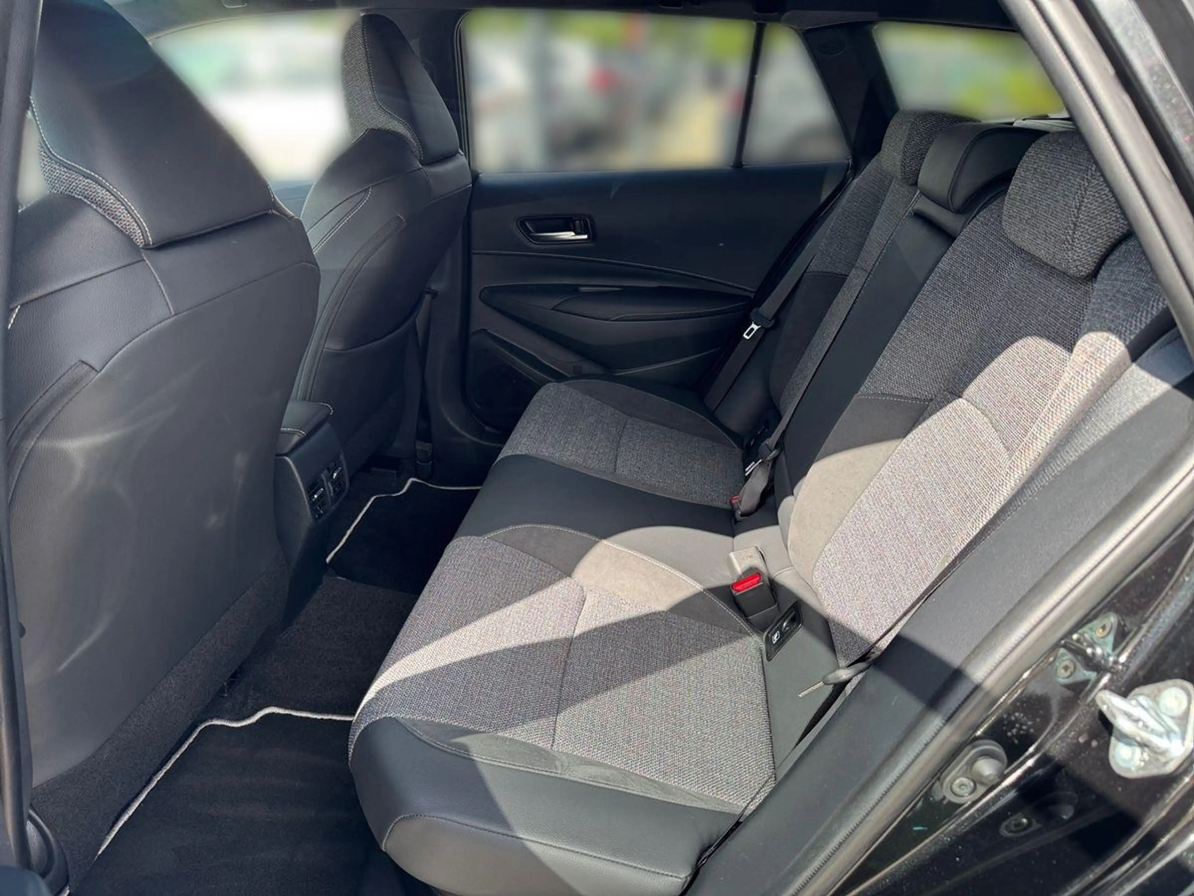 Toyota Corolla Touring Sports 1.8 Hybrid Teamplayer — photo 12