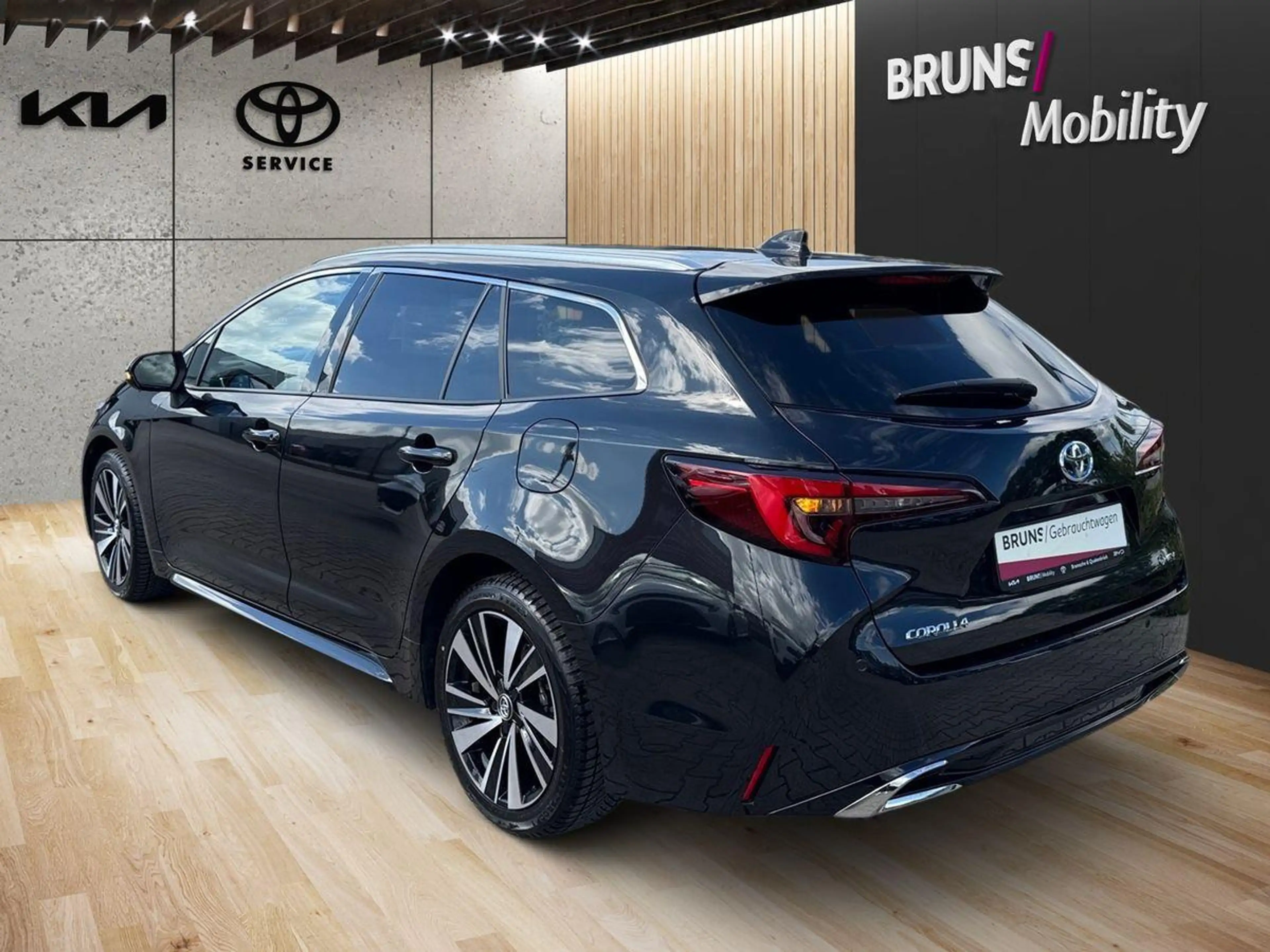 Toyota Corolla Touring Sports 1.8 Hybrid Teamplayer — photo 5