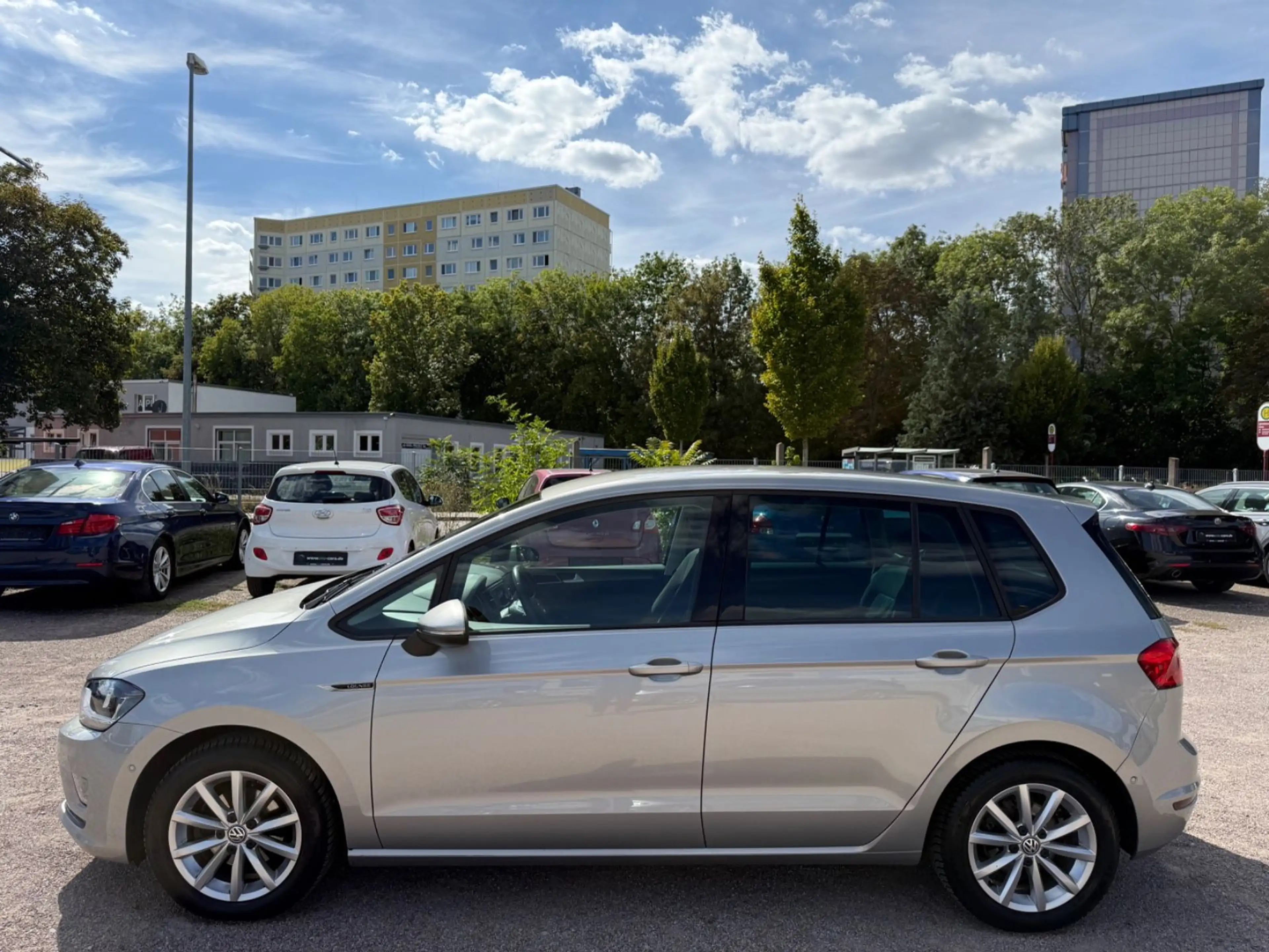 Volkswagen Golf Sportsvan 1.2 TSI 110 PS Lounge 1. Hand — photo 2