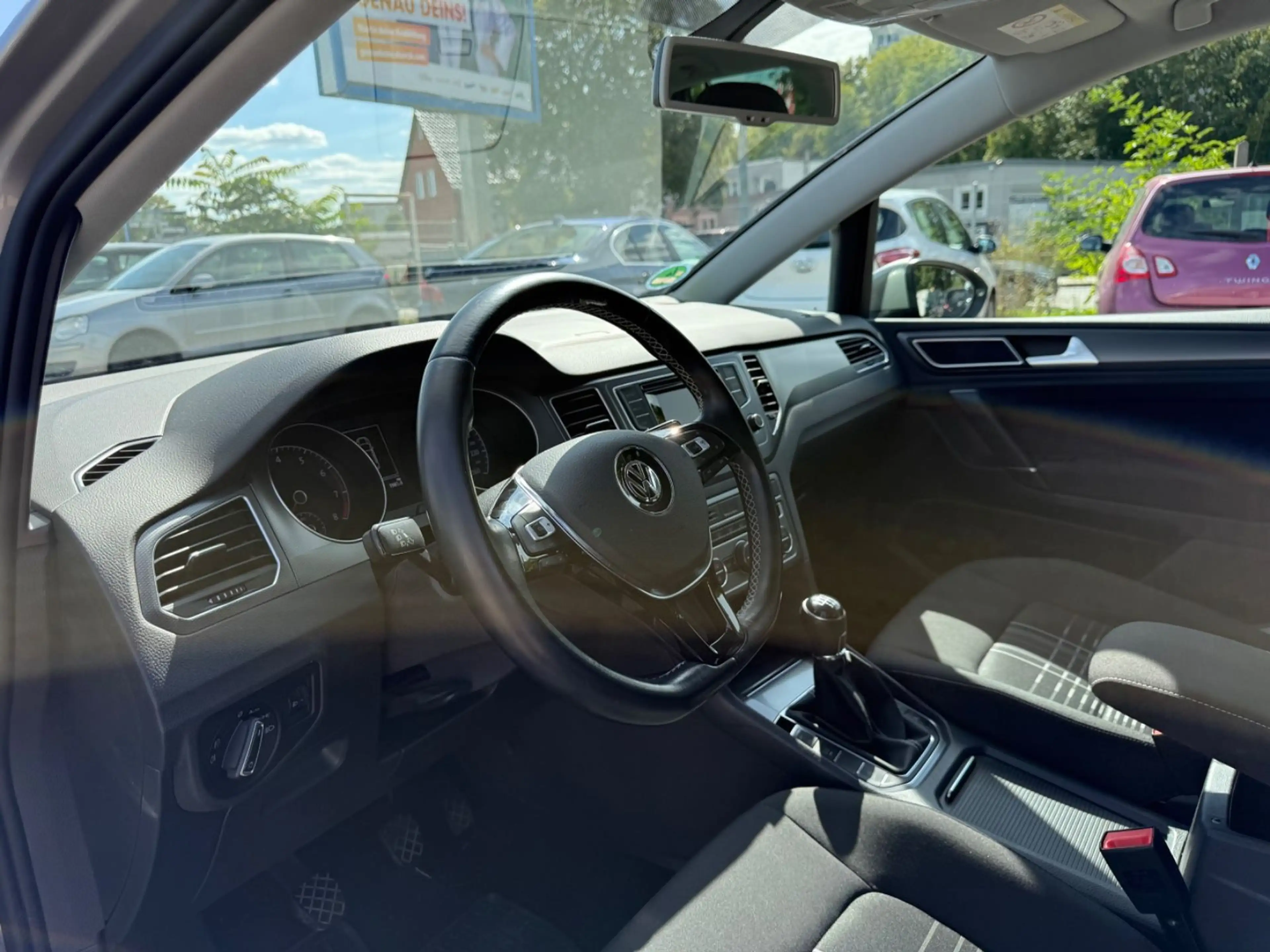 Volkswagen Golf Sportsvan 1.2 TSI 110 PS Lounge 1. Hand — photo 14
