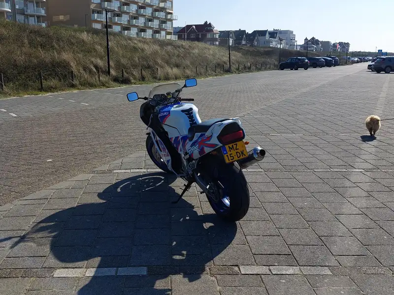 Suzuki GSX-R 750 - foto 4