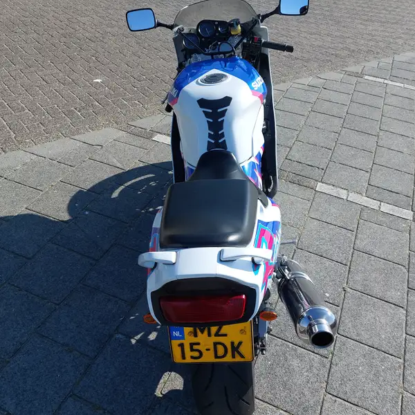 Suzuki GSX-R 750 - foto 2