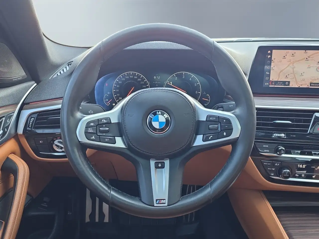 BMW 5 Series снимка BMW 5 Series