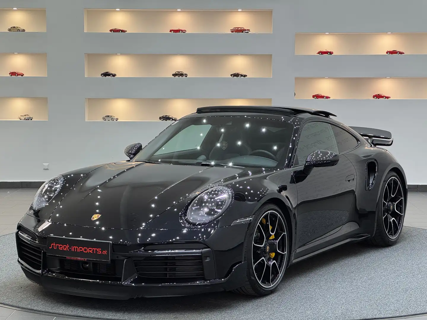 Porsche 992 911 Turbo *Keramik-Bremse*Burmester*Carbon-Paket* Schwarz - 1