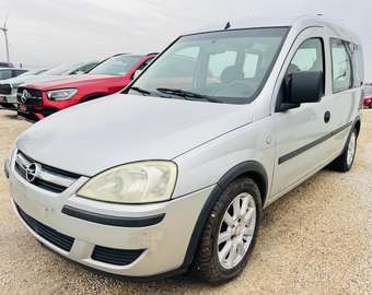 Combo Tour 1.4i XEP Essentia (Hayon/Achterklep)