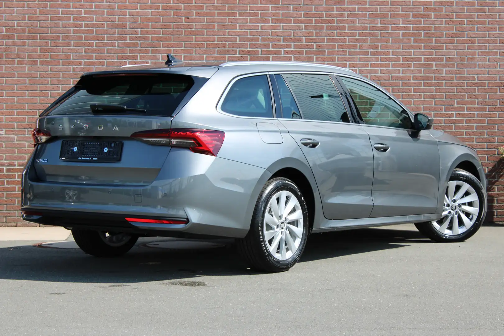 Skoda Octavia Combi 1.5 TSI MHEV Business Edition |TREKHAAK|ACC| Gris - 2