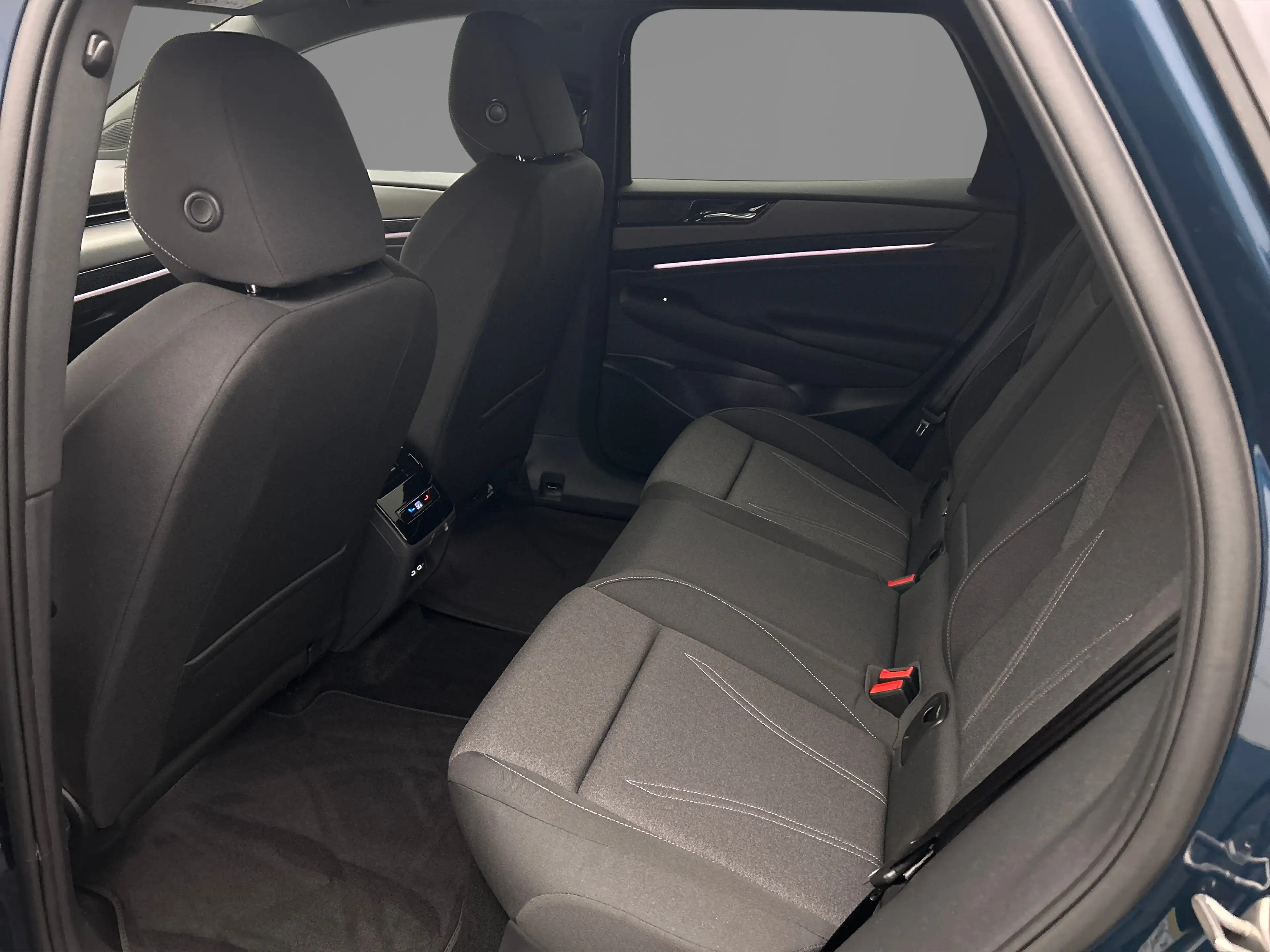 Volkswagen ID.7 Tourer Elektromotor 77 kWh 286pk Limited Edition — photo 11