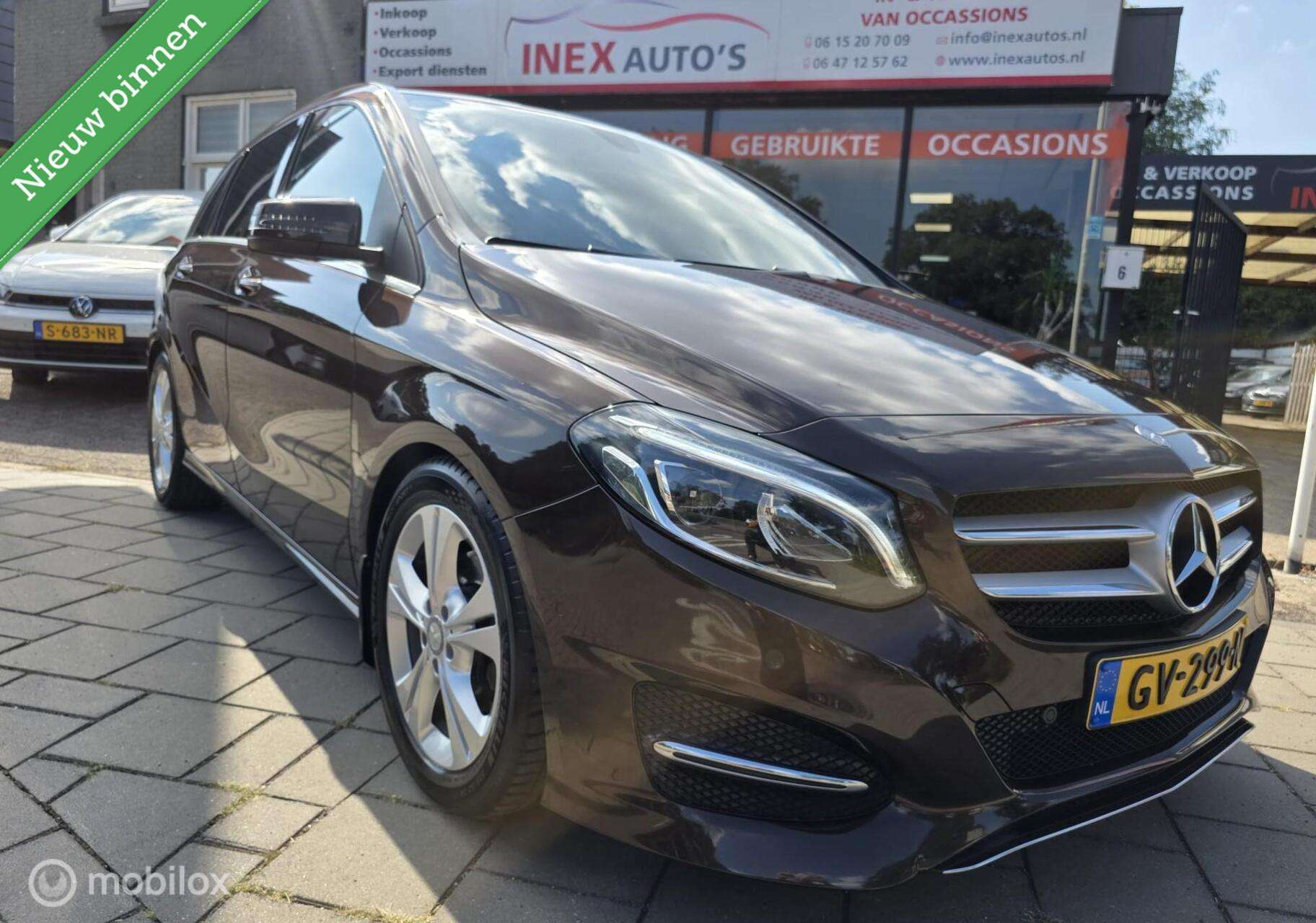 Mercedes-Benz B 180