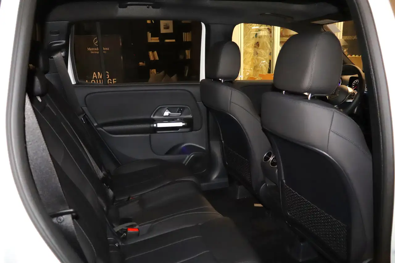 Mercedes-Benz GLB снимка Mercedes-Benz GLB