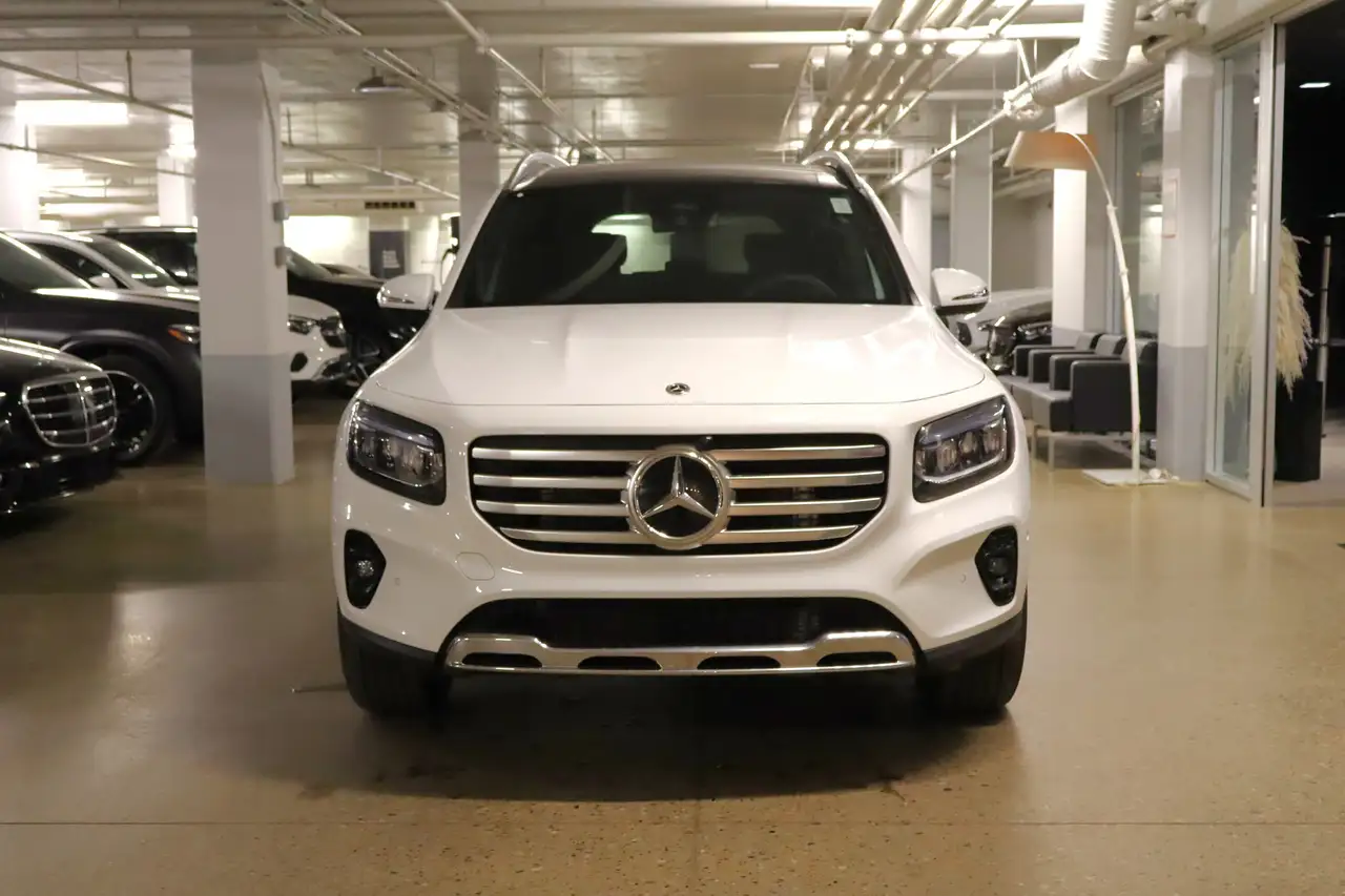 Mercedes-Benz GLB снимка Mercedes-Benz GLB