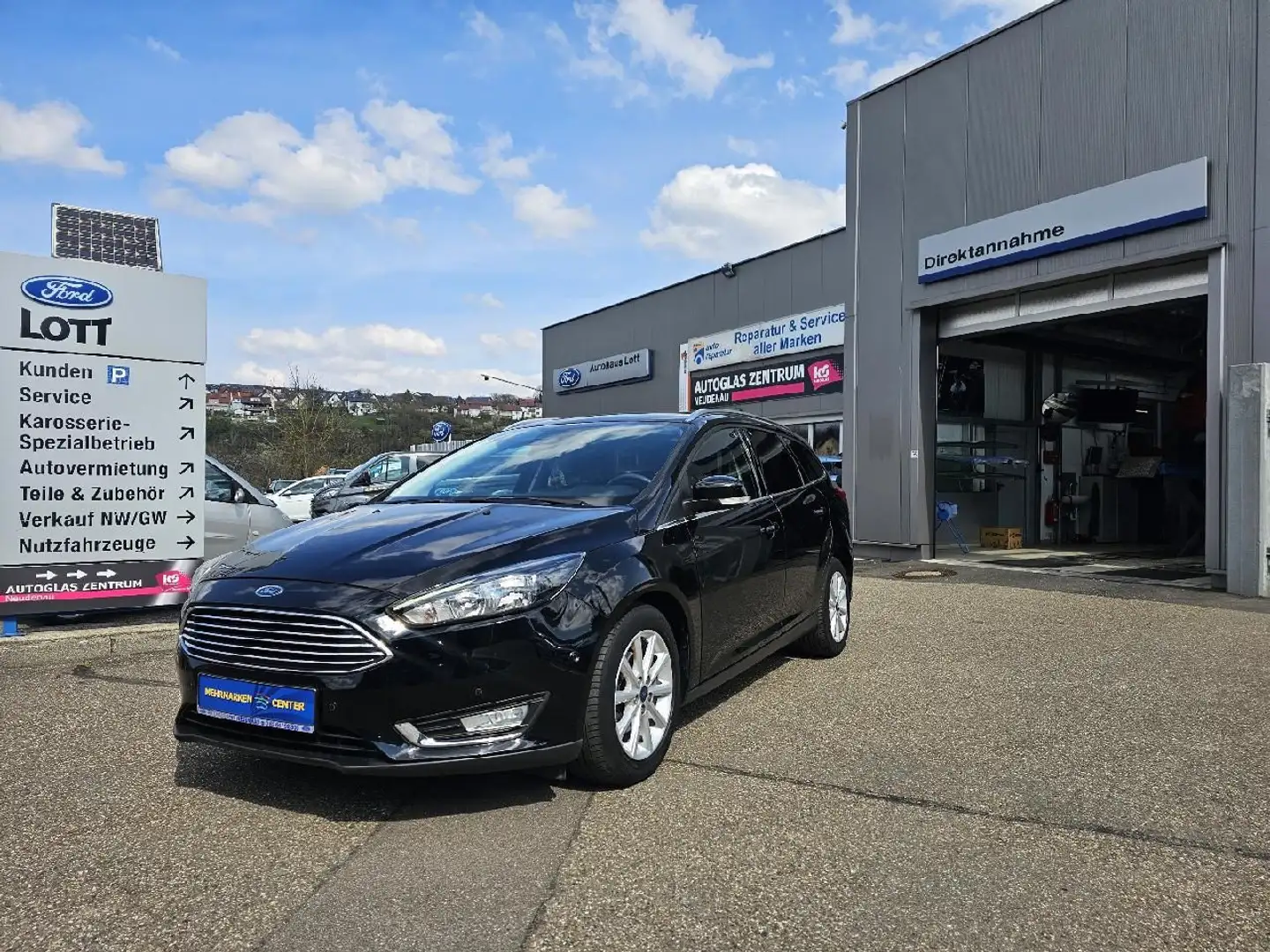 Ford Focus Turnier Titanium *NAVI*TEMP*PDC*WINPAK*USB Noir - 2