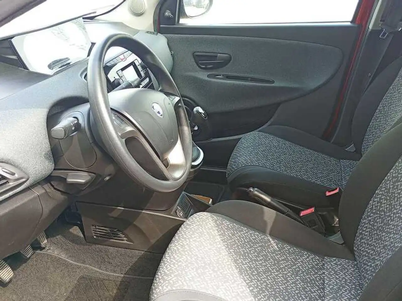 Lancia Ypsilon 2022 — фото 7