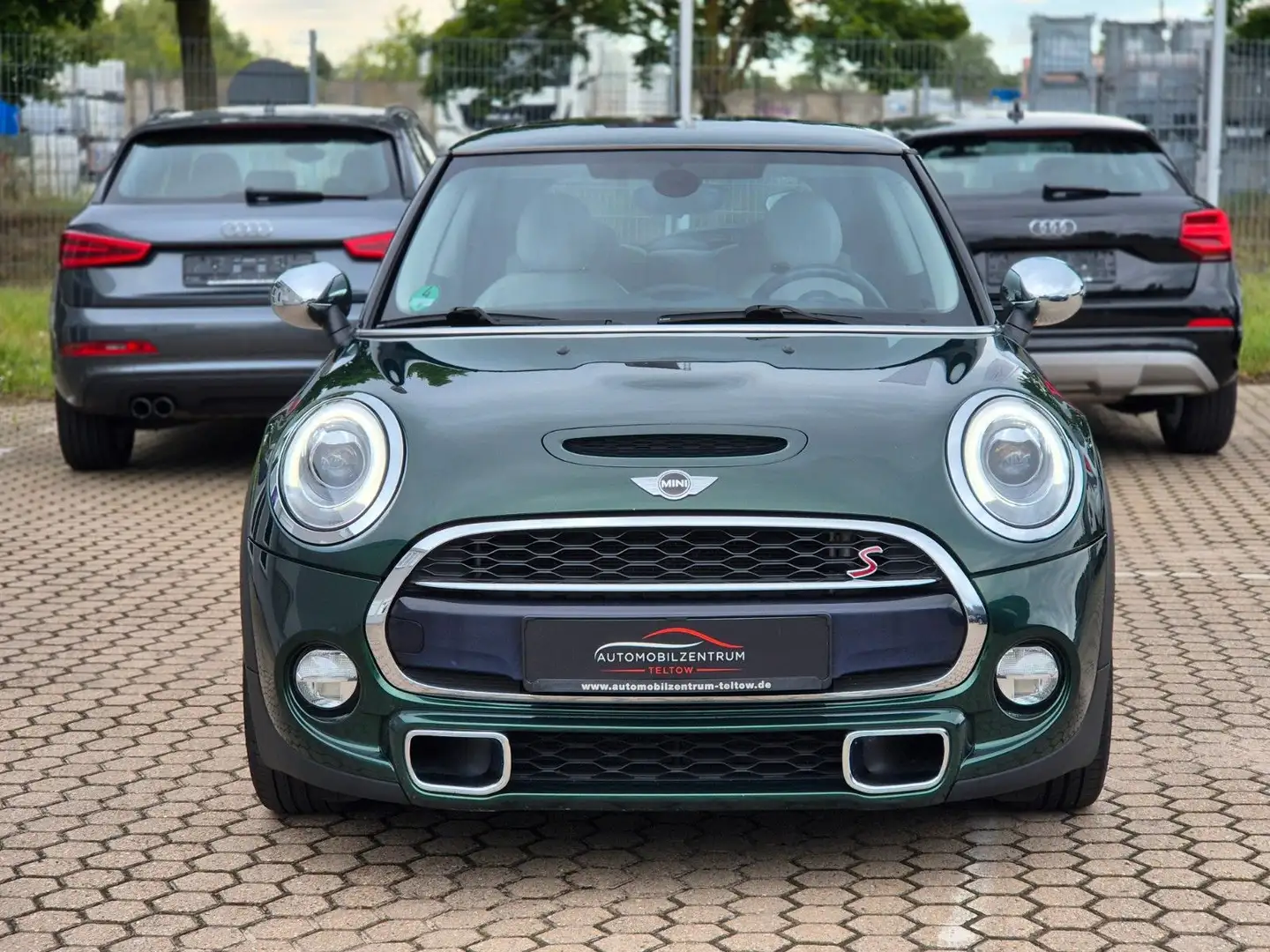 MINI Cooper S Panorama Leder Navi LED 1. Hand Grün - 2