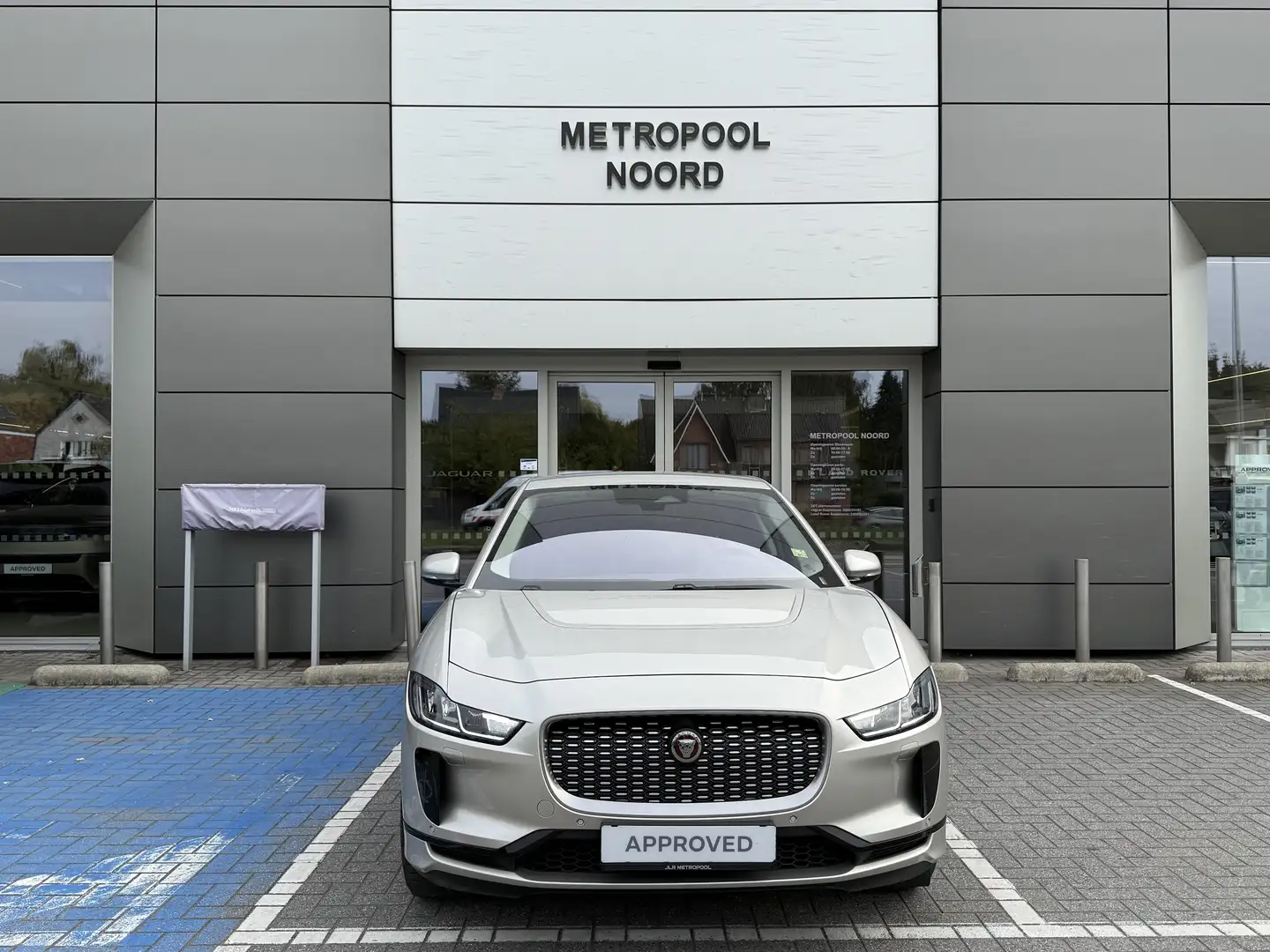 Jaguar I-Pace EV400 S // 3 fasen Beige - 2