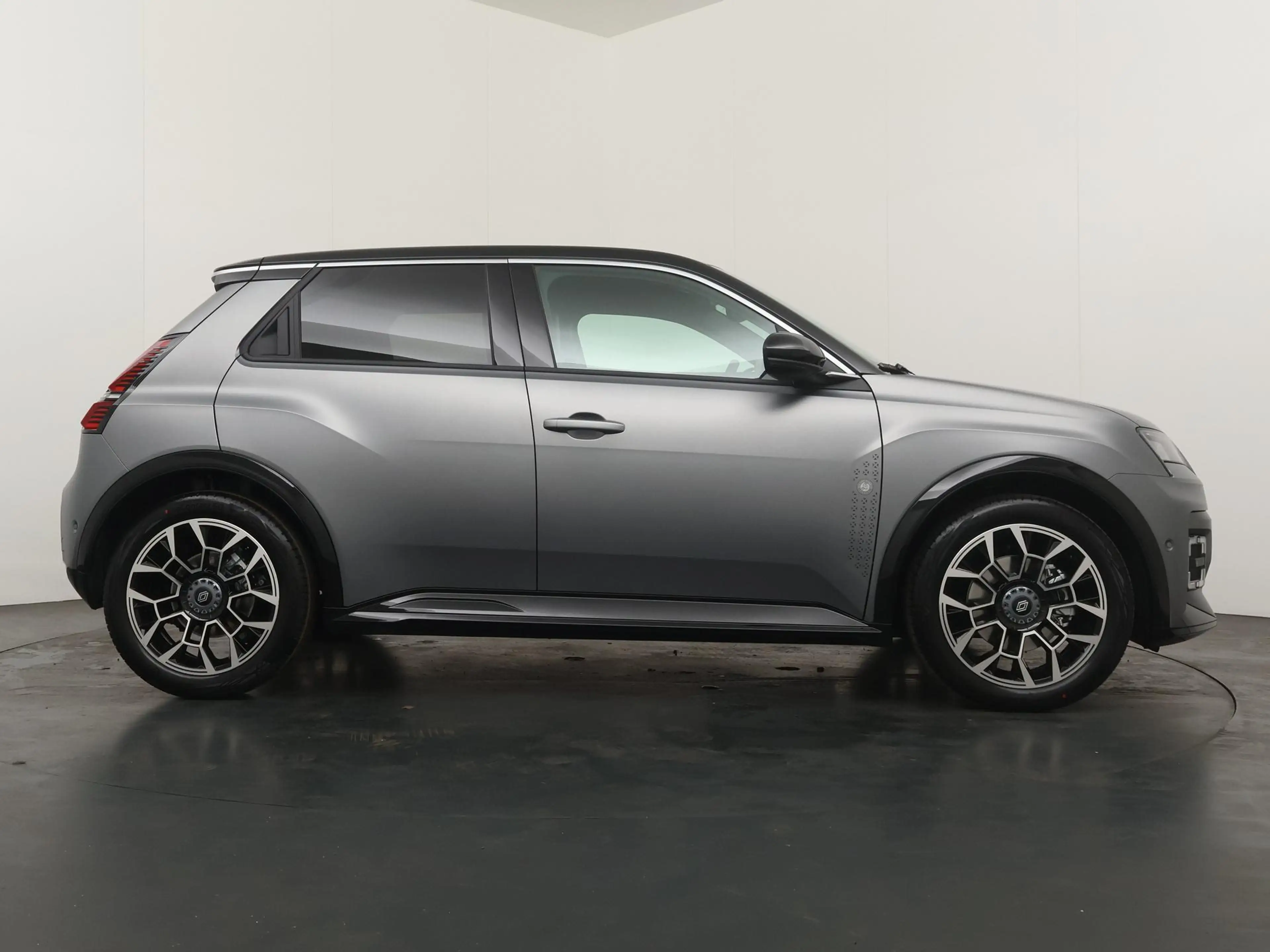 Renault R 5 comfort range Roland-Garros 52 kWh | Harman Kardon — photo 3