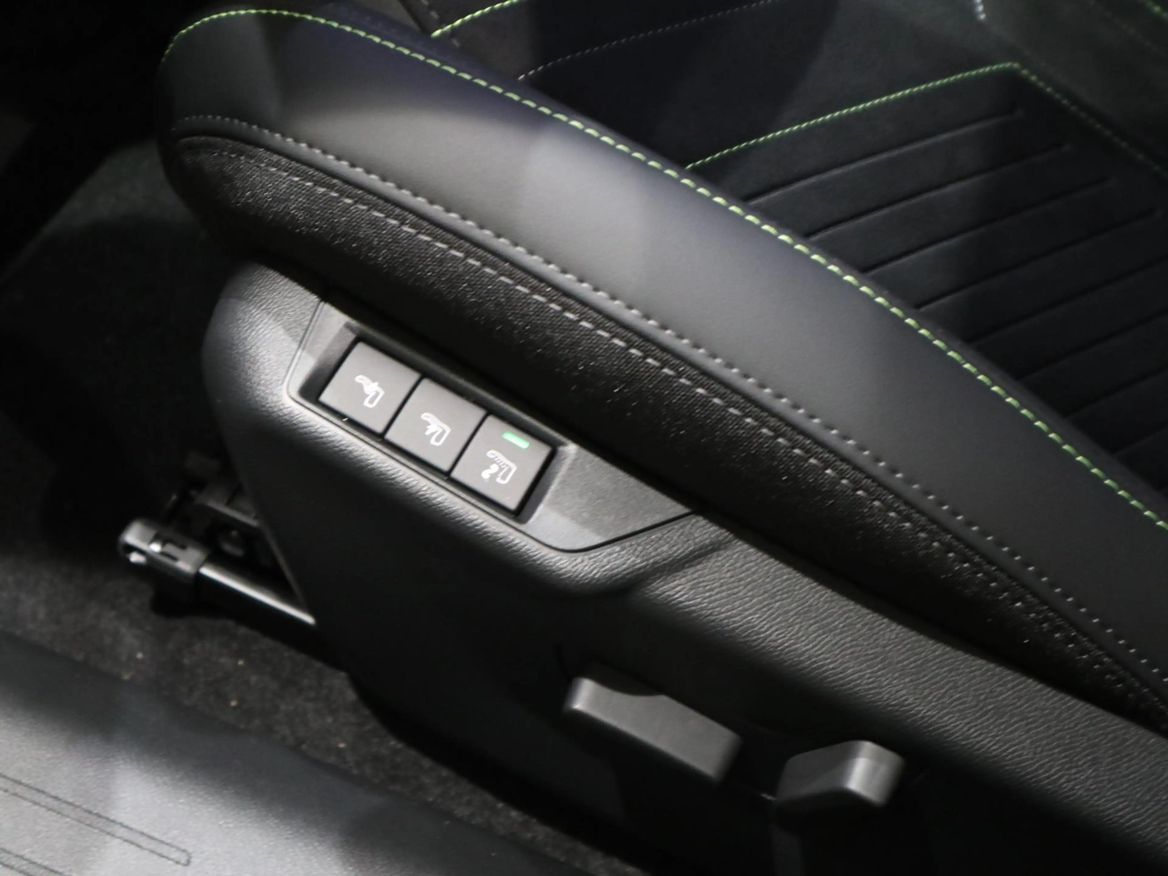 Peugeot e-208 GT 51 kWh - SPORTSTOELEN - APPLE CARPLAY/ANDROID A — photo 15