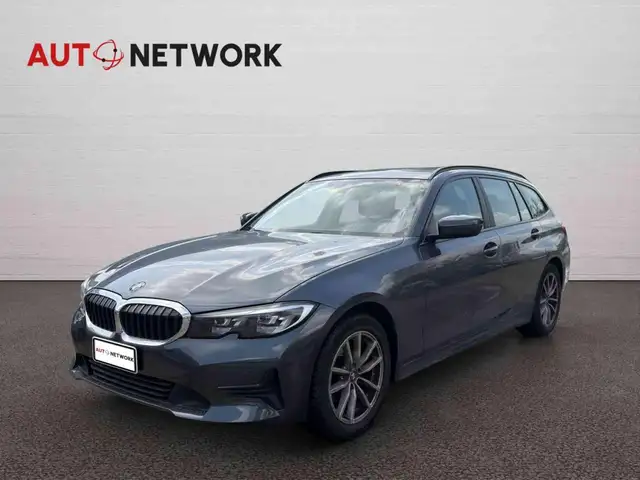 BMW 3 Series view 3