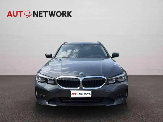 BMW 3 Series view 5