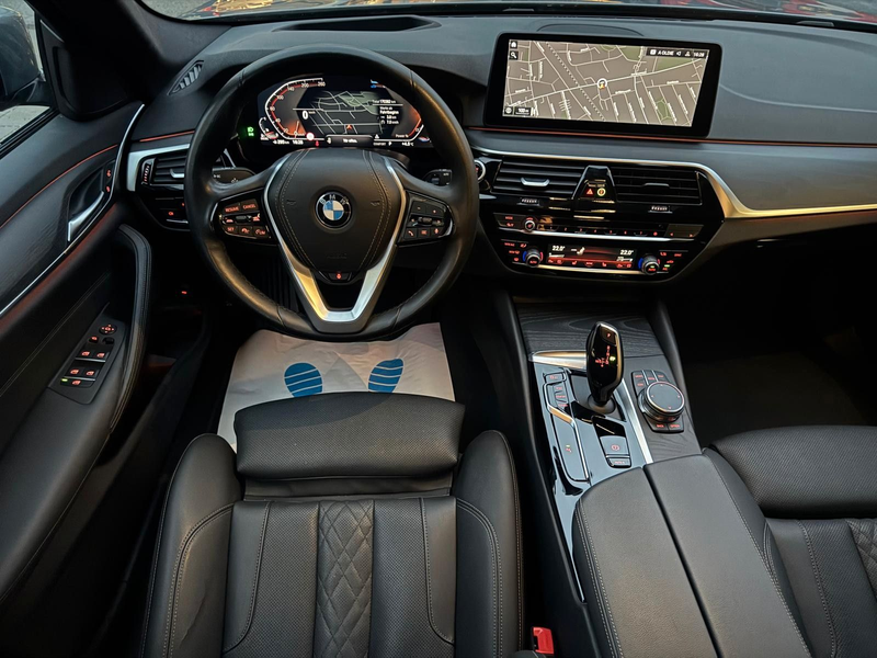 BMW 520 d Aut. Touring Virtual*HUD*AHK*ACC*LED* — photo 9