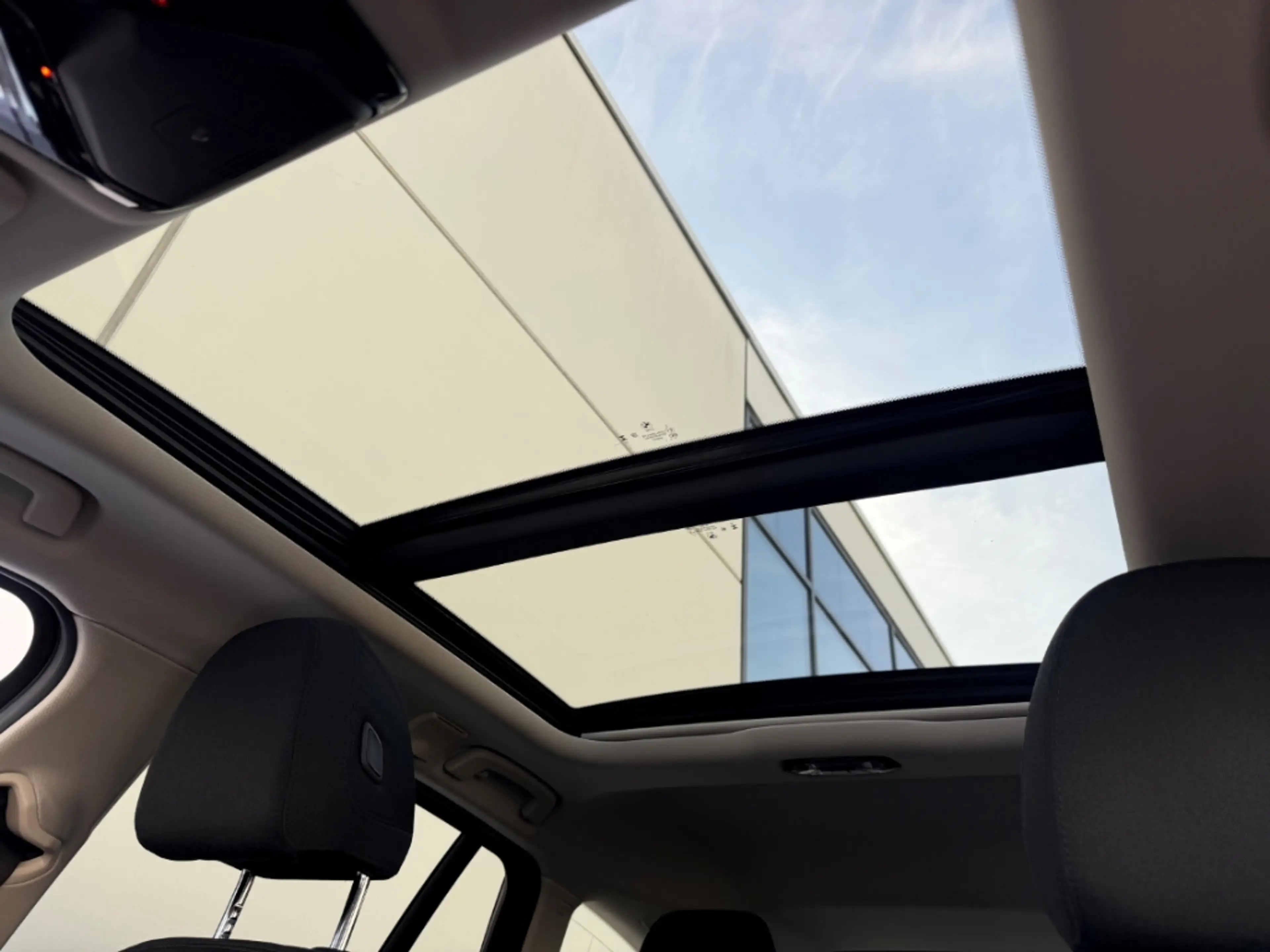 BMW 320 iA Touring AHK-klappbar AHK Panorama Navi Digitale — photo 15