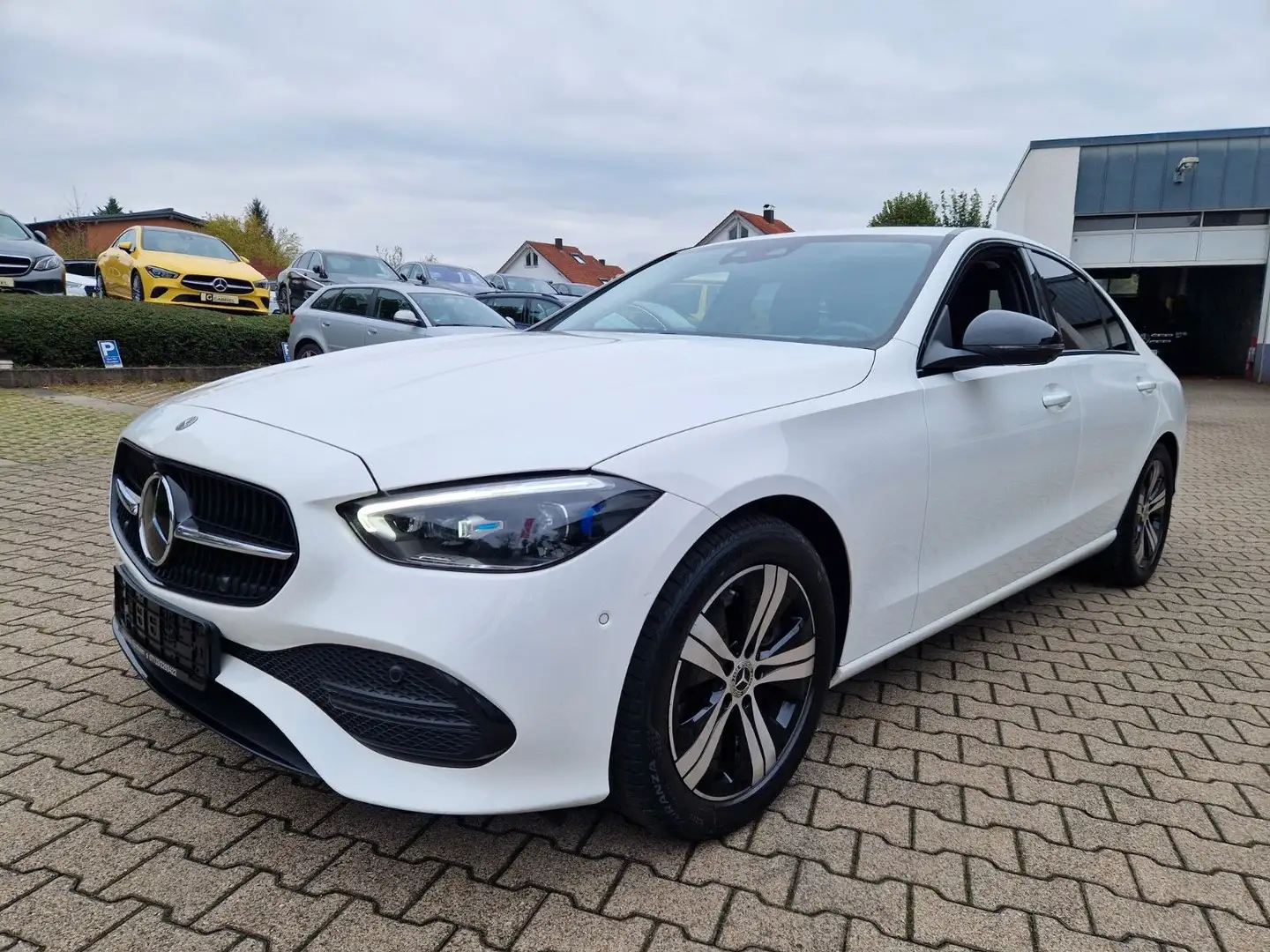 Mercedes-Benz C 300 Lim. Automatik/Navi/Distronic/LED Weiß - 1