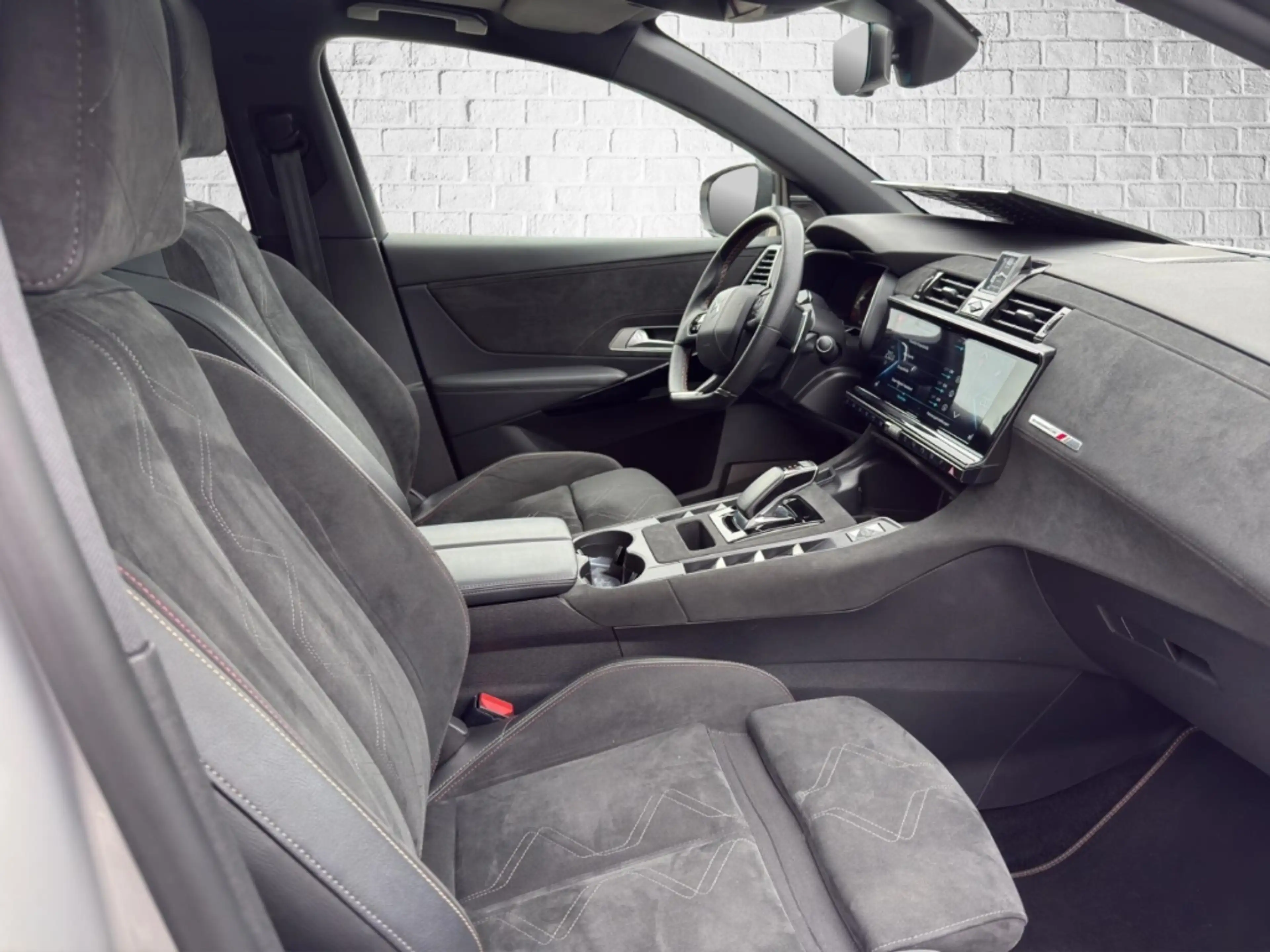 DS Automobiles DS 7 E-Tense  Performance Line +  E-TENSE 225 1.6 — photo 25