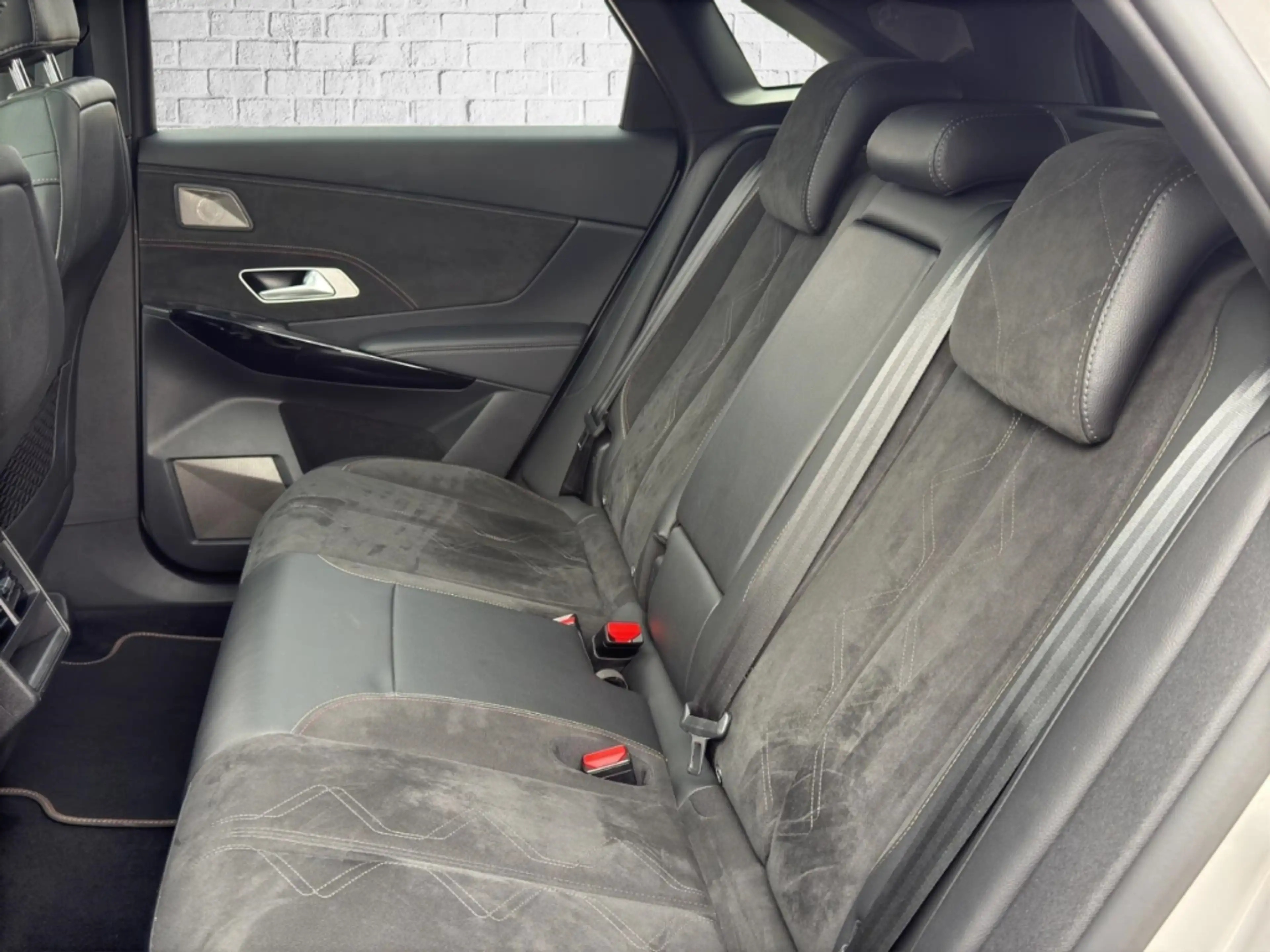 DS Automobiles DS 7 E-Tense  Performance Line +  E-TENSE 225 1.6 — photo 11