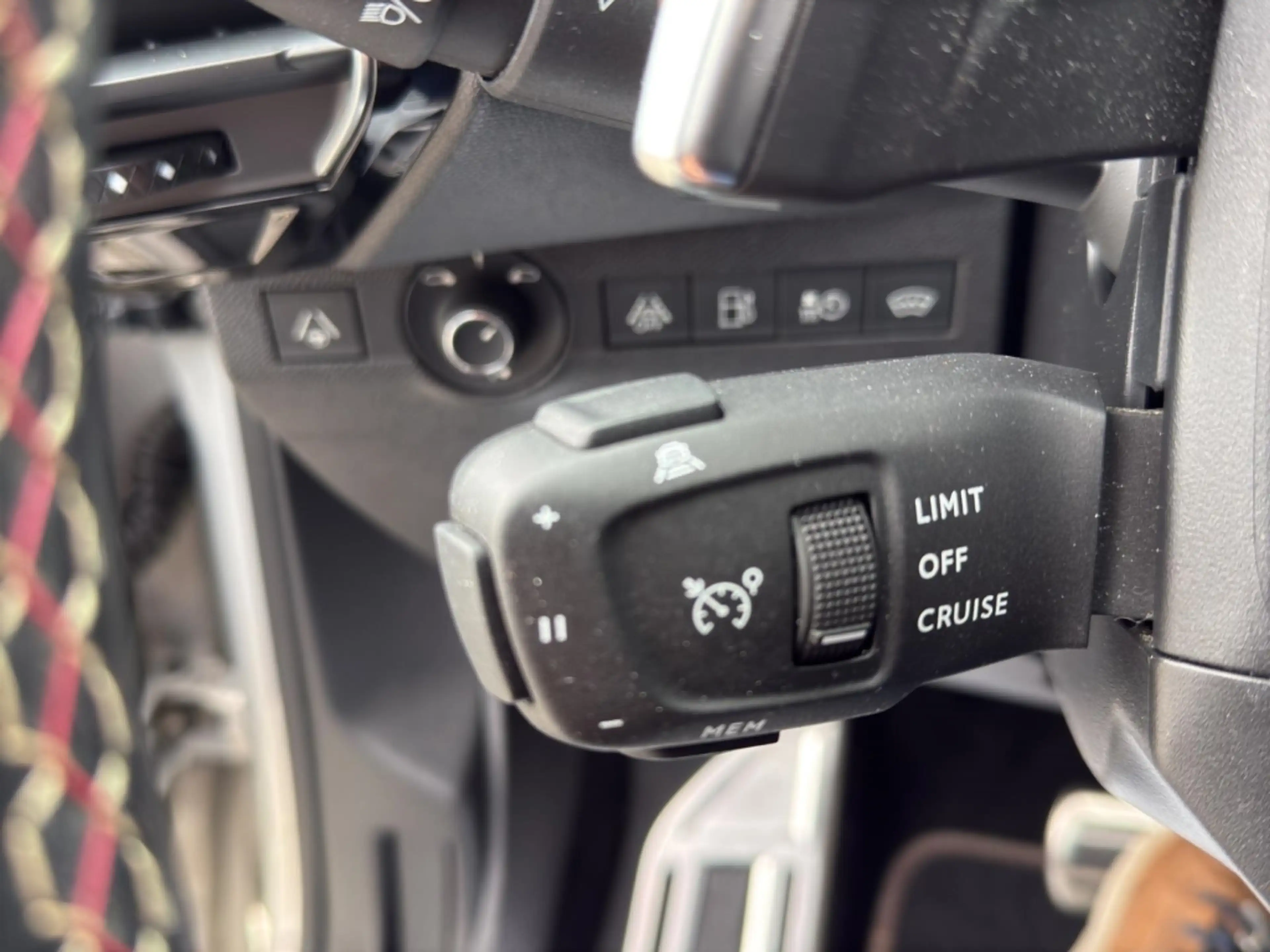DS Automobiles DS 7 E-Tense  Performance Line +  E-TENSE 225 1.6 — photo 22